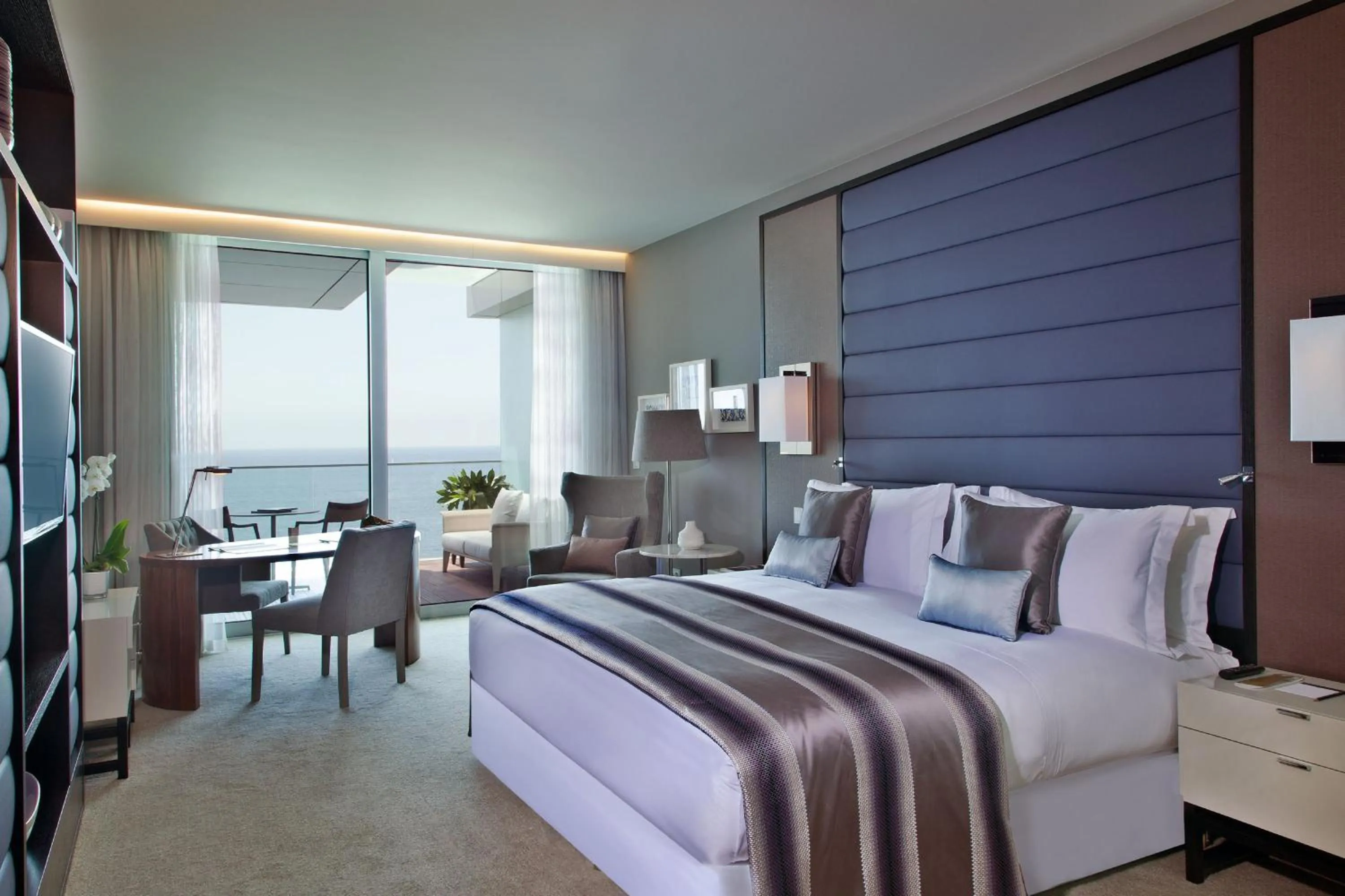 Photo of the whole room, Bed in InterContinental Cascais-Estoril by IHG