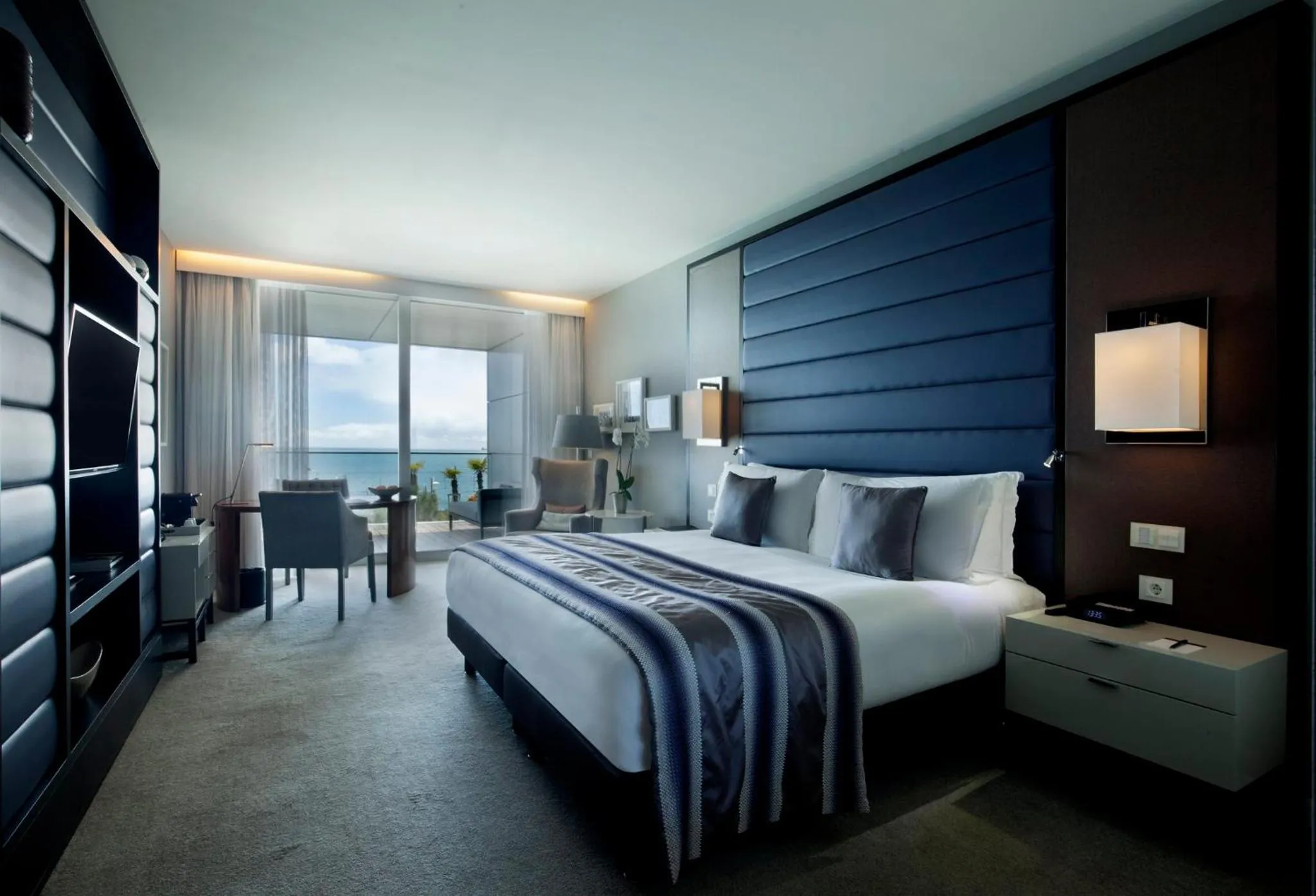 Photo of the whole room, Bed in InterContinental Cascais-Estoril by IHG