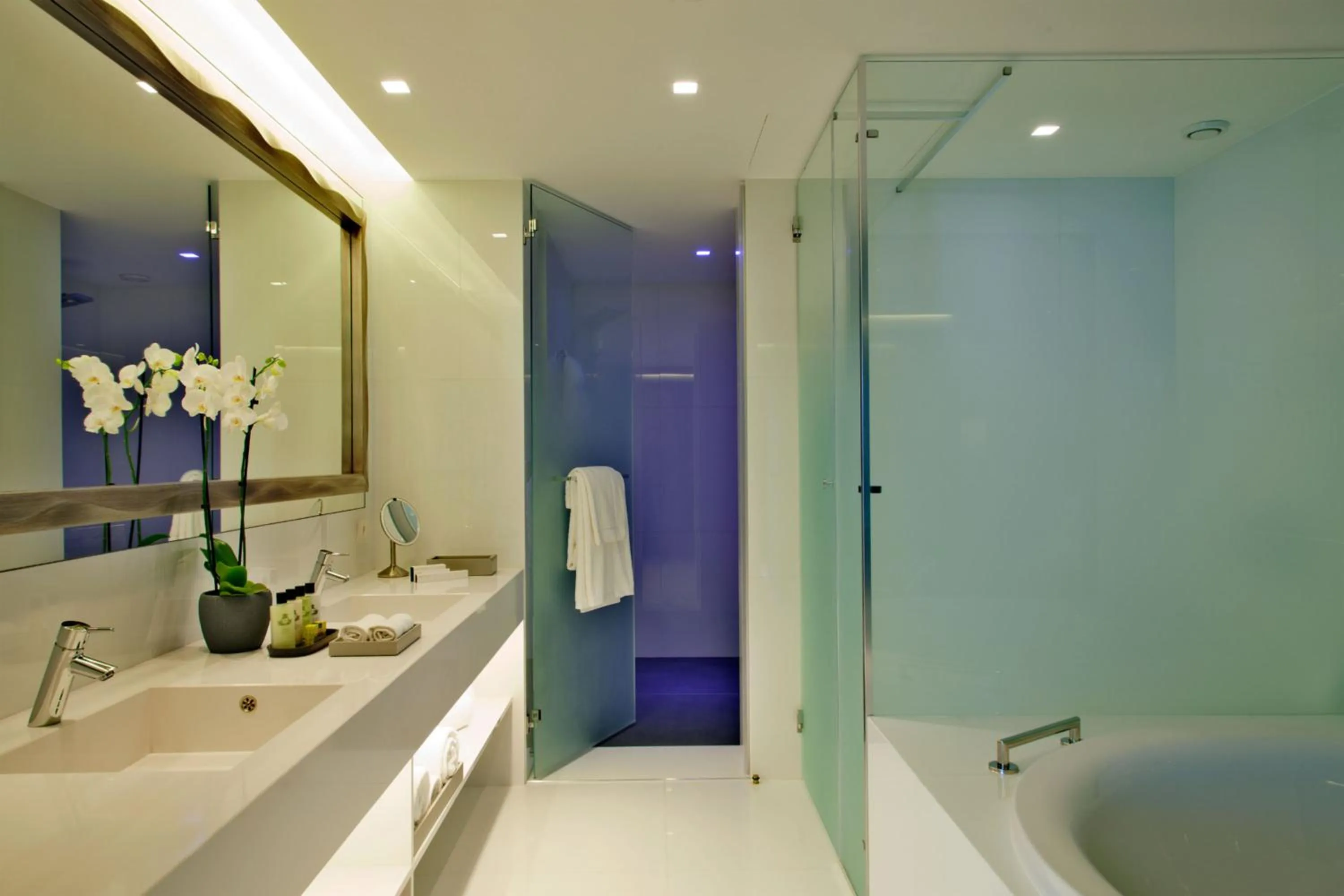 Bathroom in InterContinental Cascais-Estoril by IHG