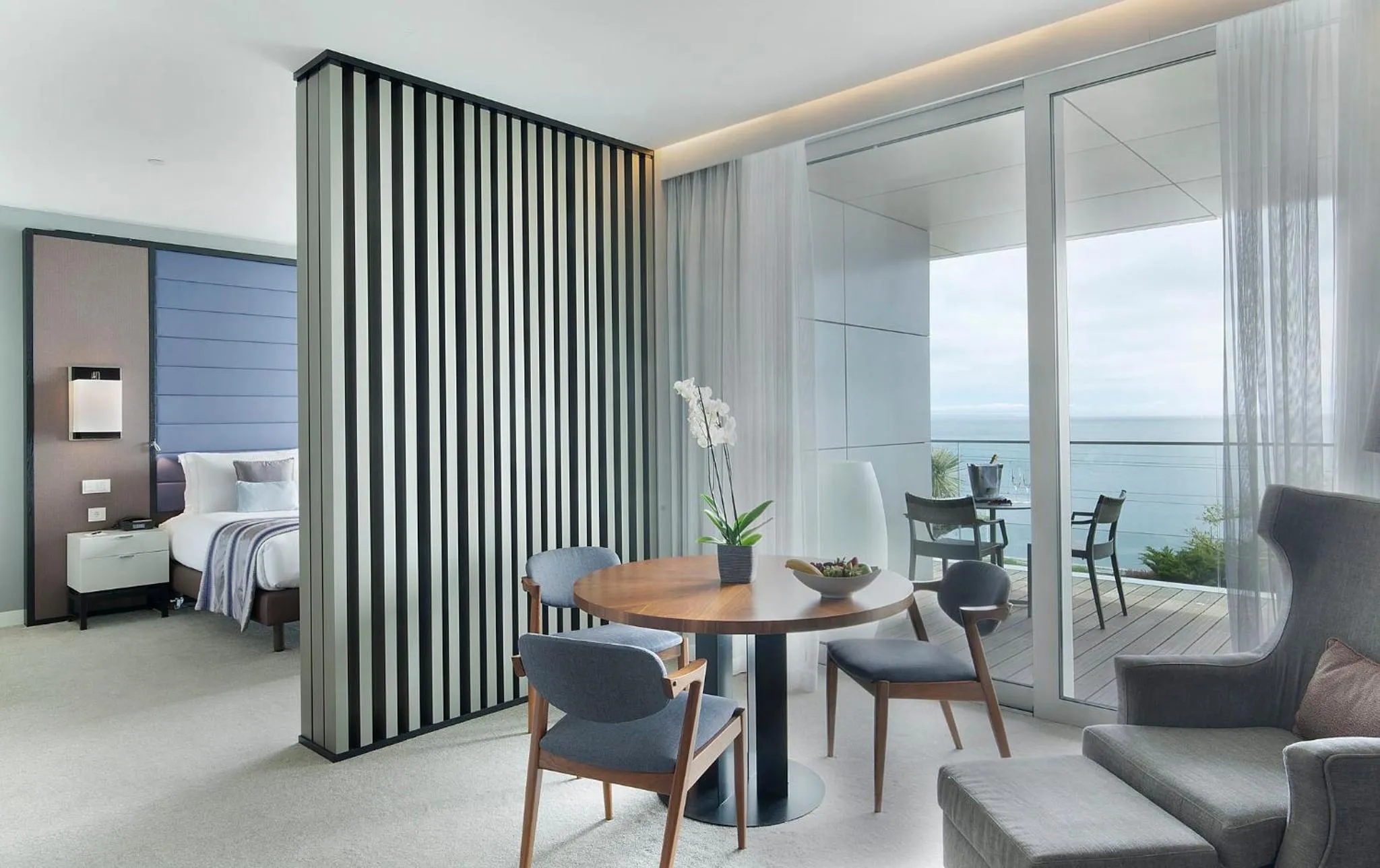 Photo of the whole room, Bed in InterContinental Cascais-Estoril by IHG