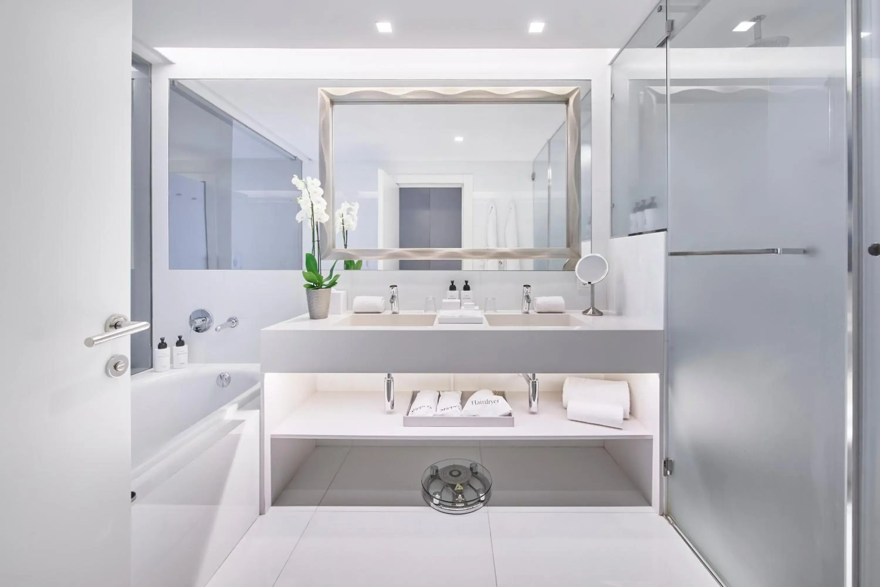 Classic King Room with Garden View in InterContinental Cascais-Estoril by IHG Classic King Room with Garden View in InterContinental Cascais-Estoril by IHG