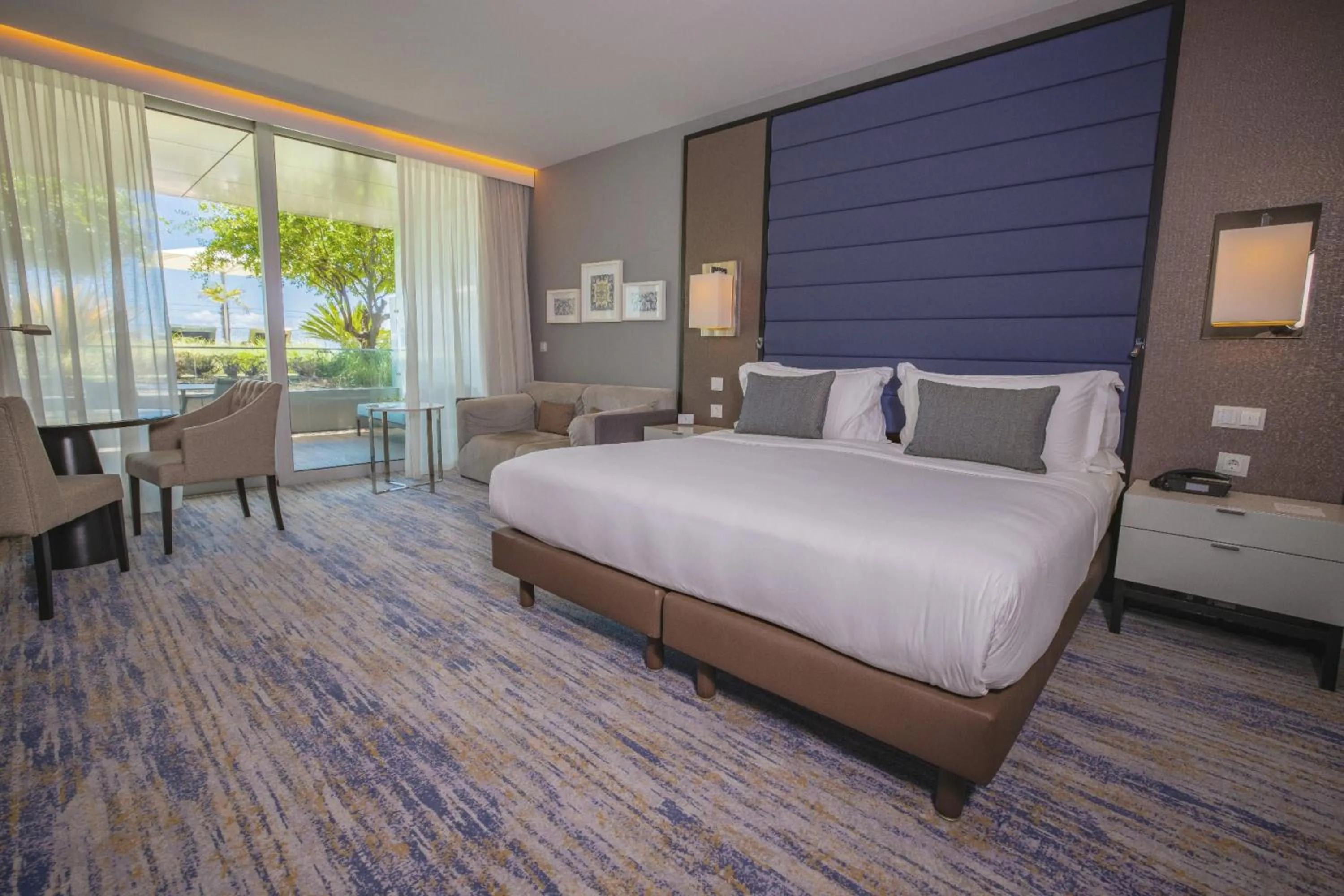 Photo of the whole room, Bed in InterContinental Cascais-Estoril by IHG