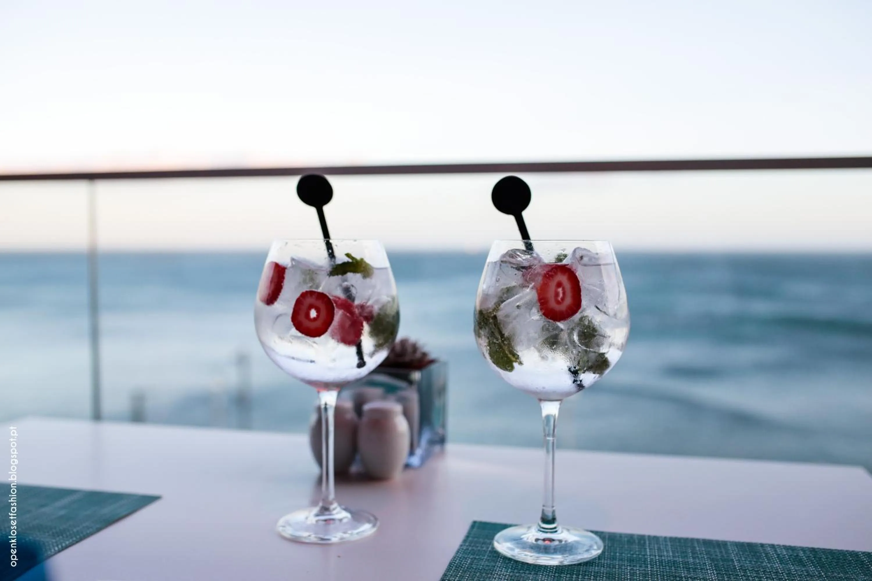 Lounge or bar in InterContinental Cascais-Estoril by IHG