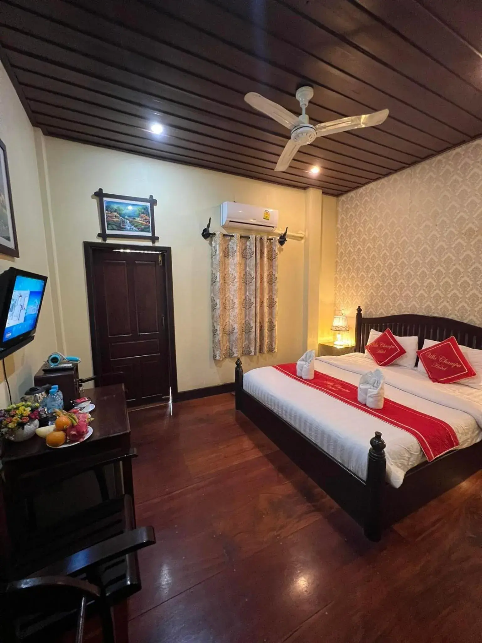 Deluxe Double or Twin Room with Balcony in Luang Prabang Champa Villa Deluxe Double or Twin Room with Balcony in Luang Prabang Champa Villa