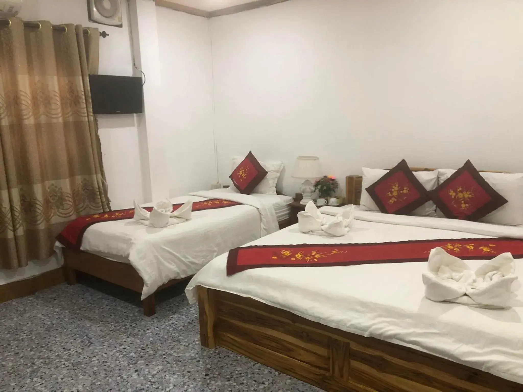 Standard Triple Room in Nocknoy Lanexang Guest House Standard Triple Room in Nocknoy Lanexang Guest House