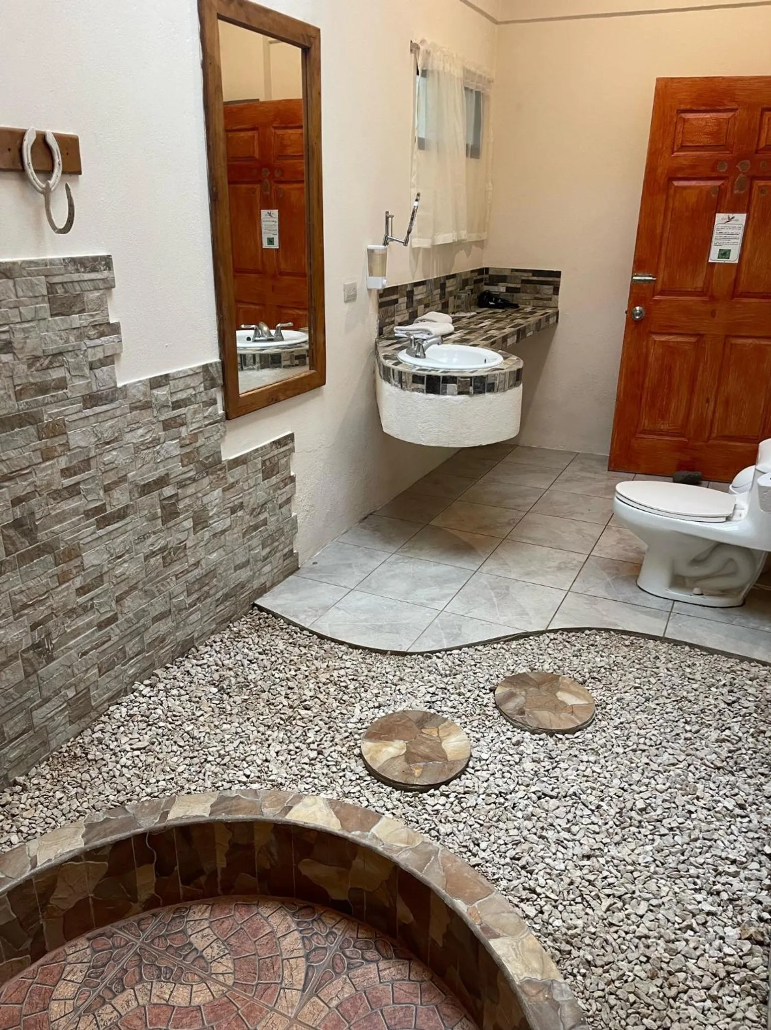 Toilet in Hotel Cerro Lodge