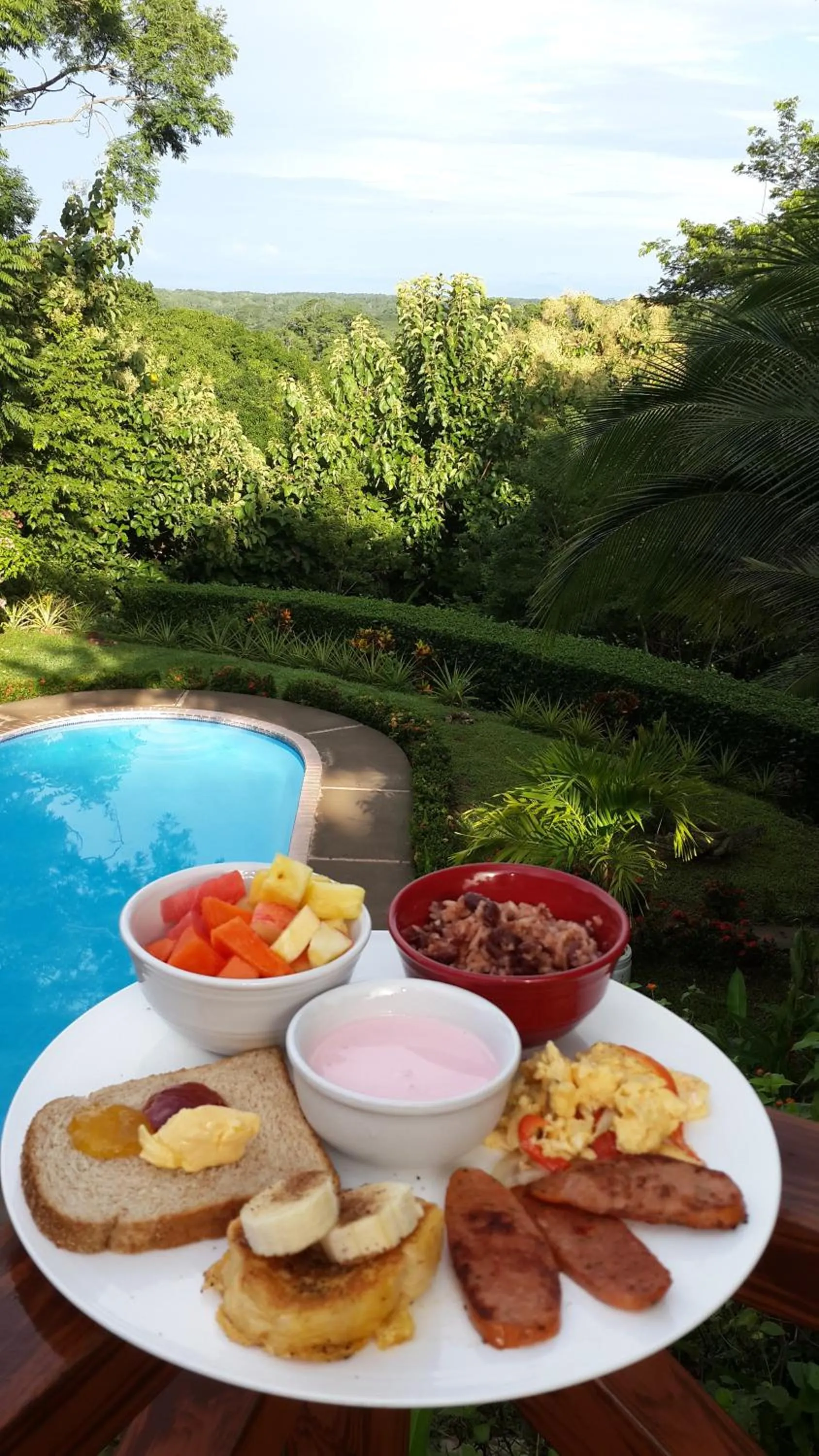 Breakfast in Hotel Cerro Lodge