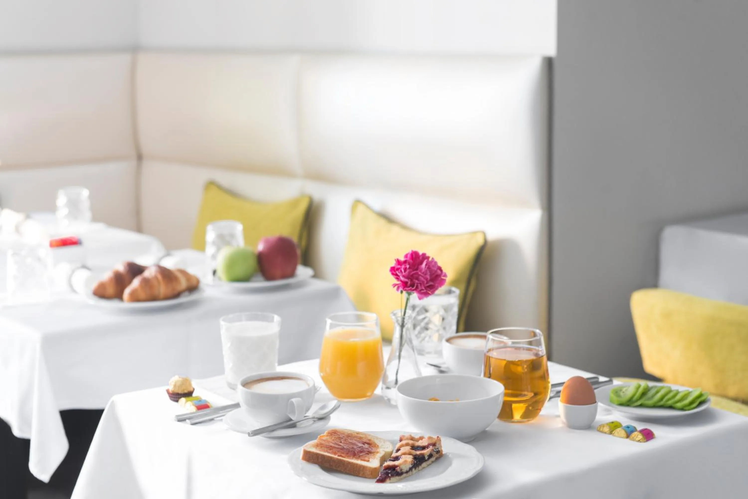 Continental breakfast in Chic&Town Luxury Rooms Piazza del Popolo