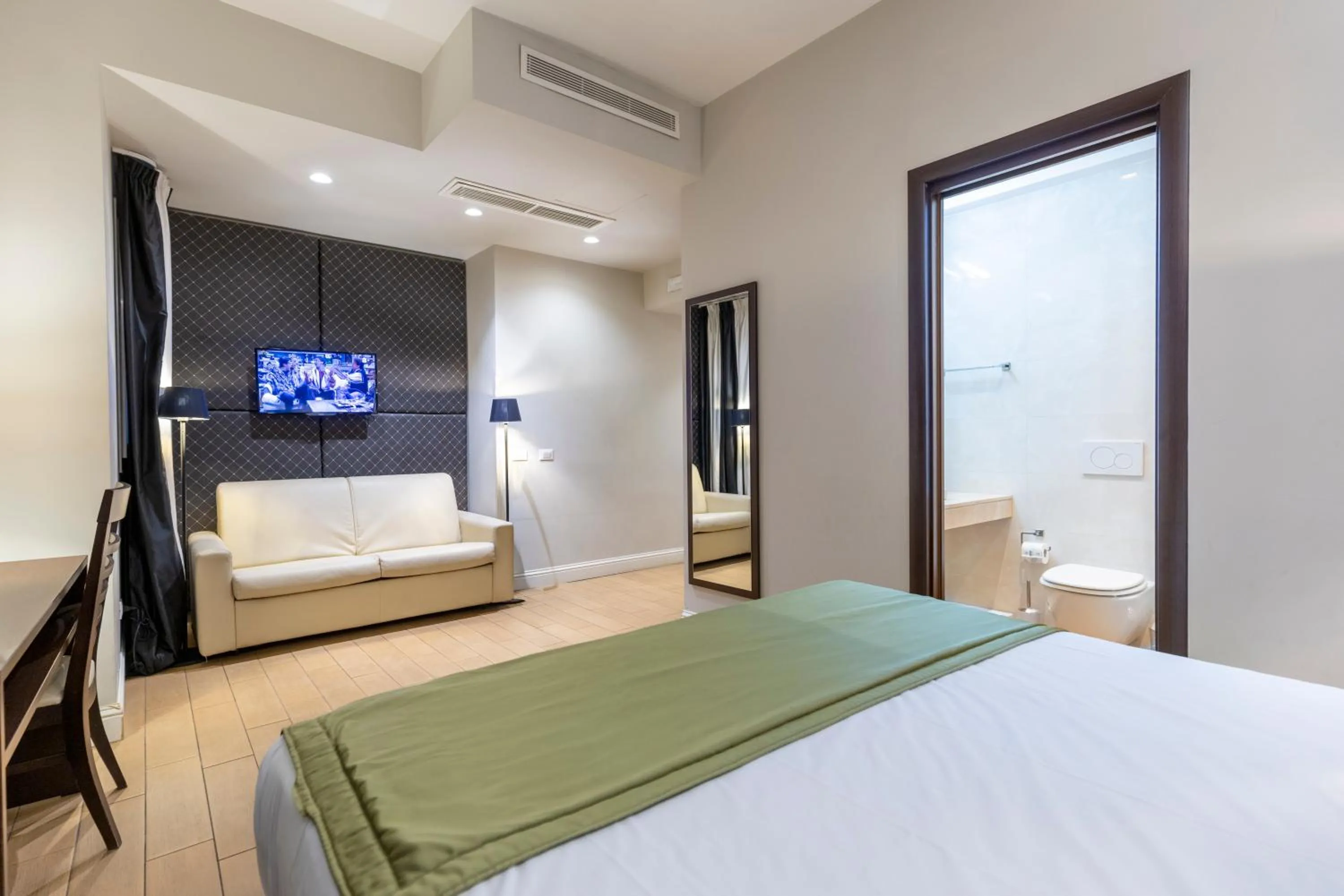 Bedroom, Bed in Chic&Town Luxury Rooms Piazza del Popolo