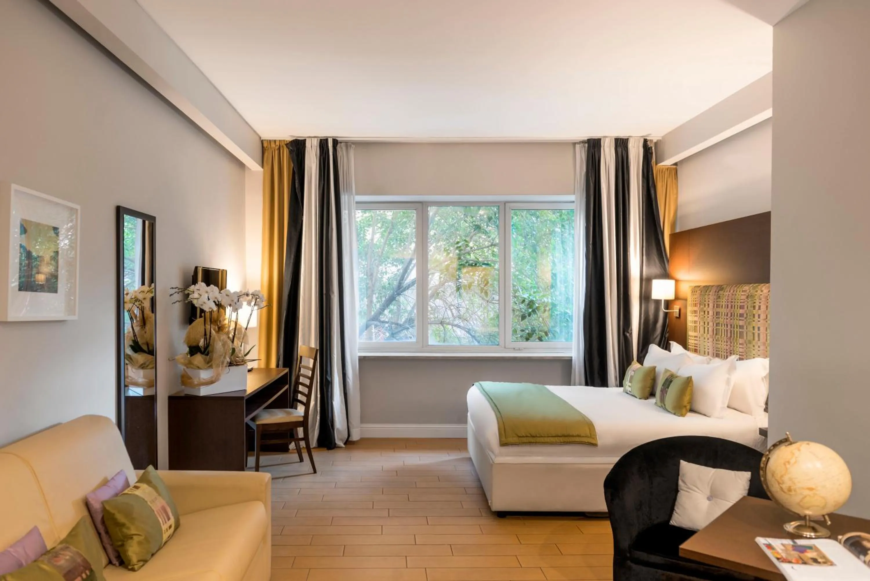 Bedroom, Bed in Chic&Town Luxury Rooms Piazza del Popolo