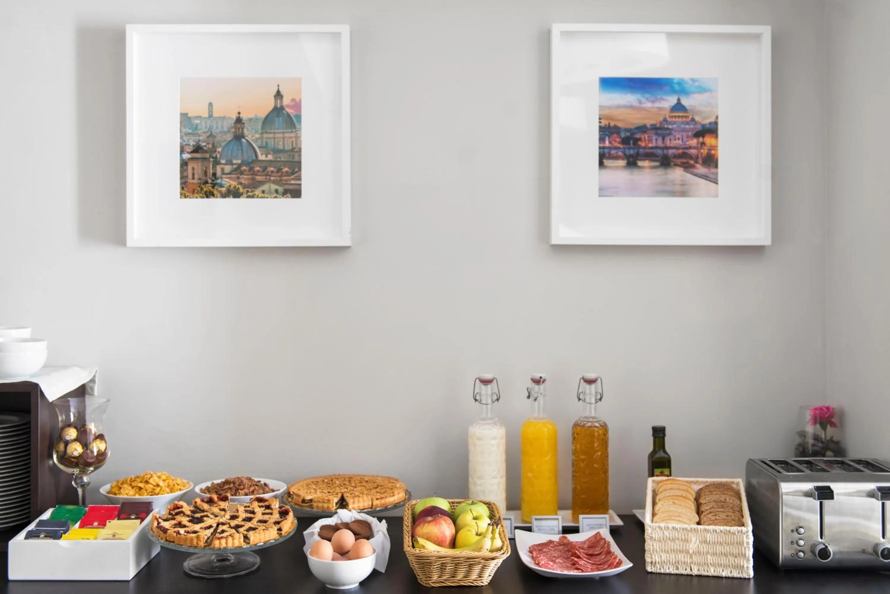 Continental breakfast in Chic&Town Luxury Rooms Piazza del Popolo