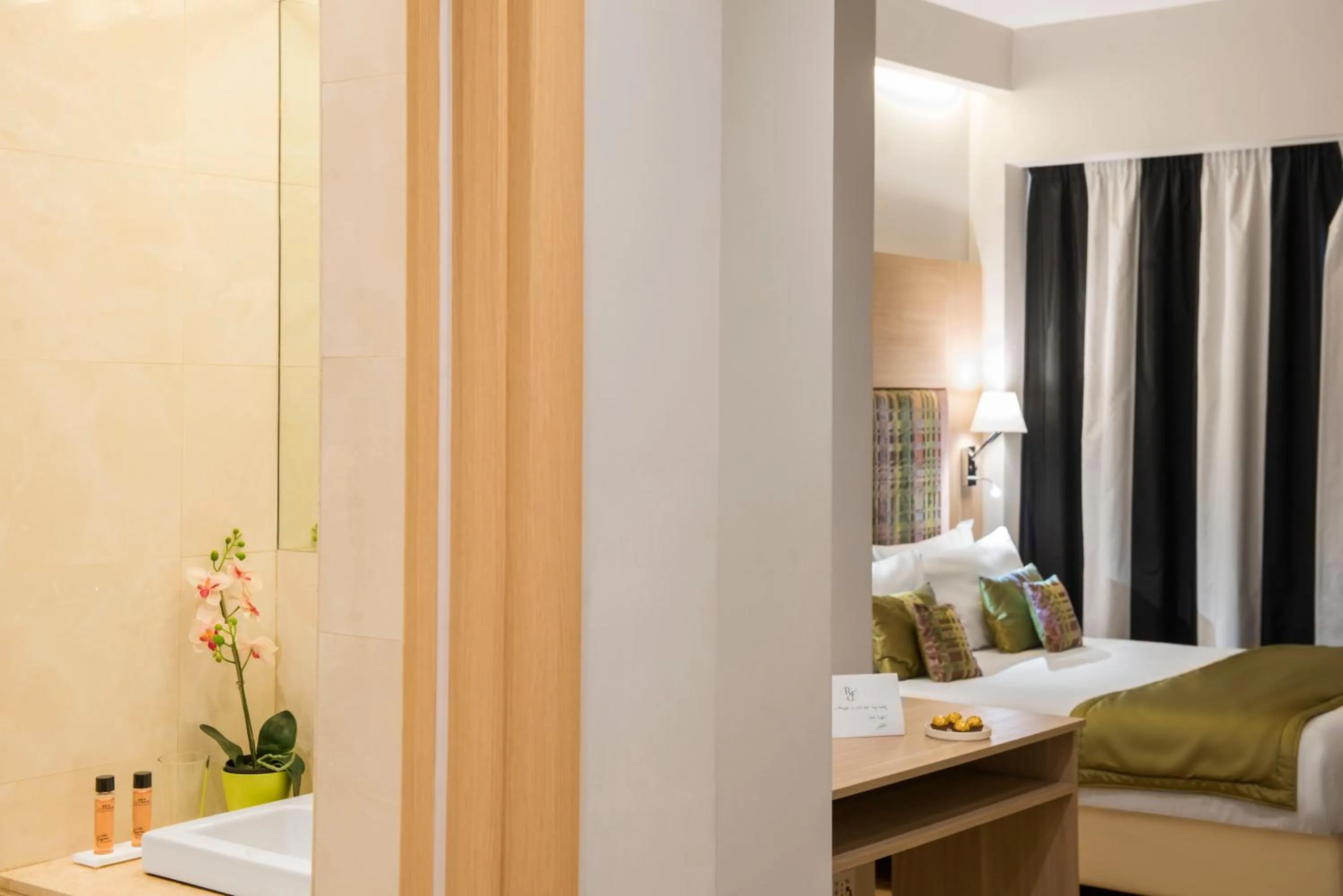 Bathroom, Bed in Chic&Town Luxury Rooms Piazza del Popolo