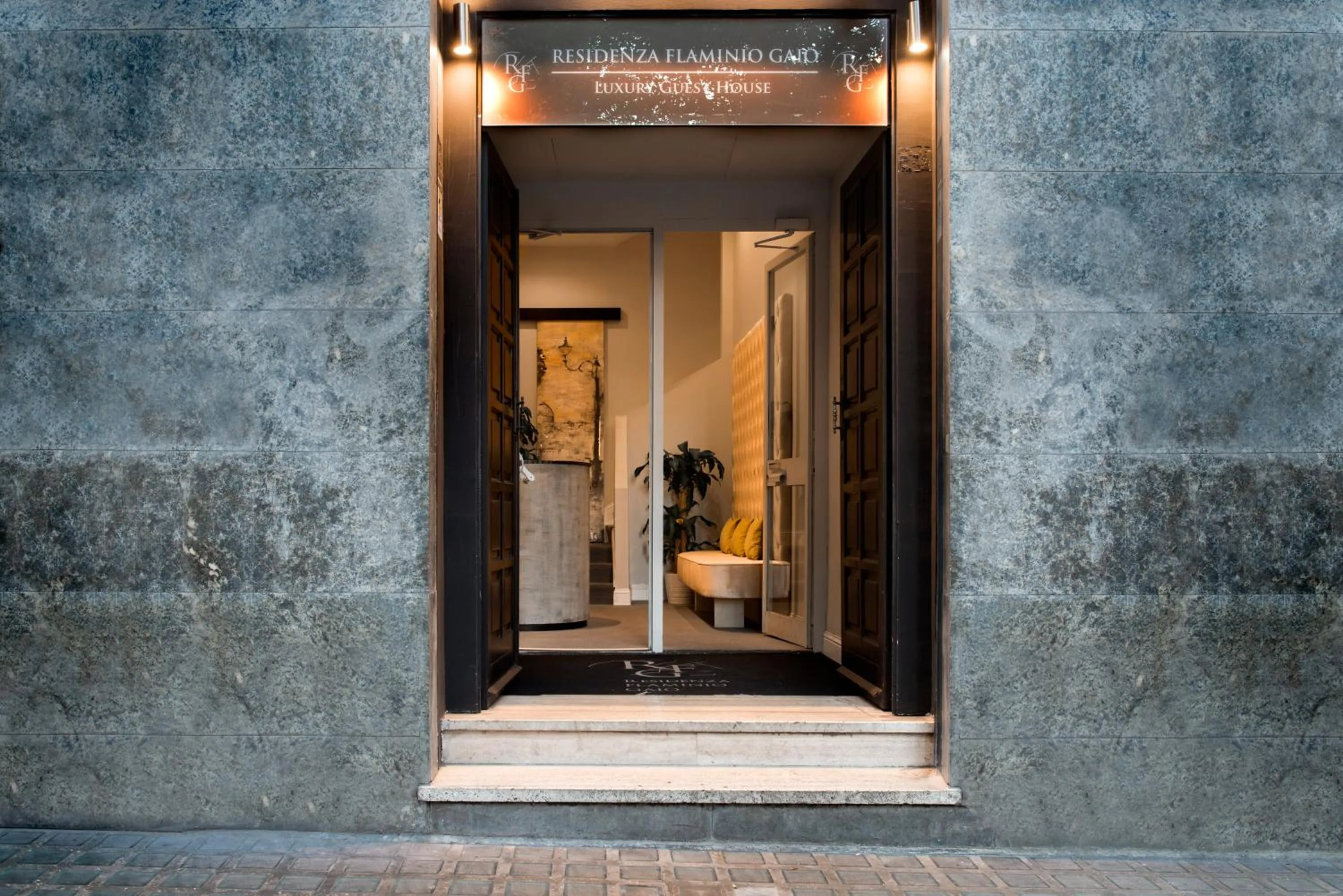 Facade/entrance in Chic&Town Luxury Rooms Piazza del Popolo