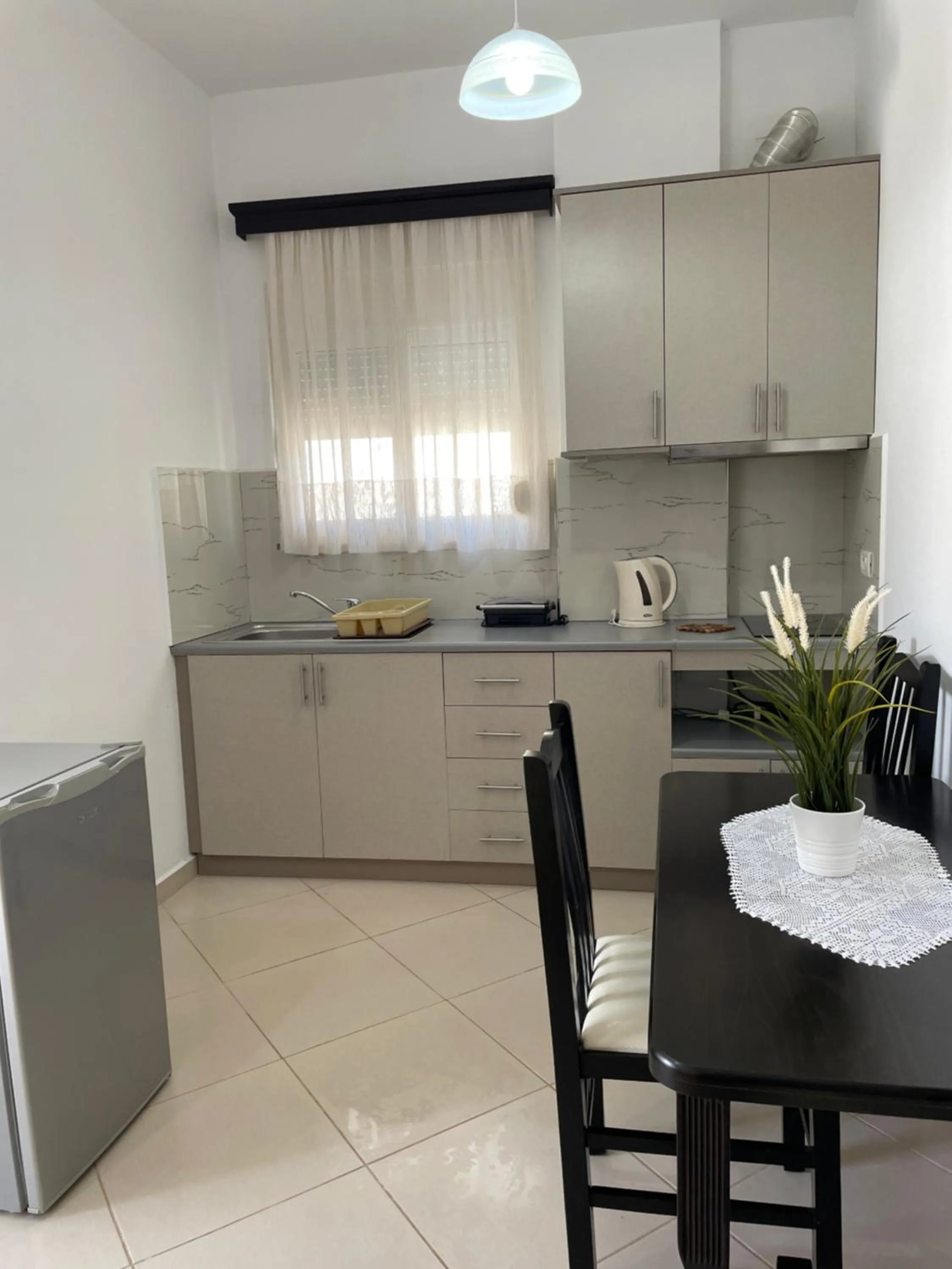 Kitchen or kitchenette in Relax Apts Saranda