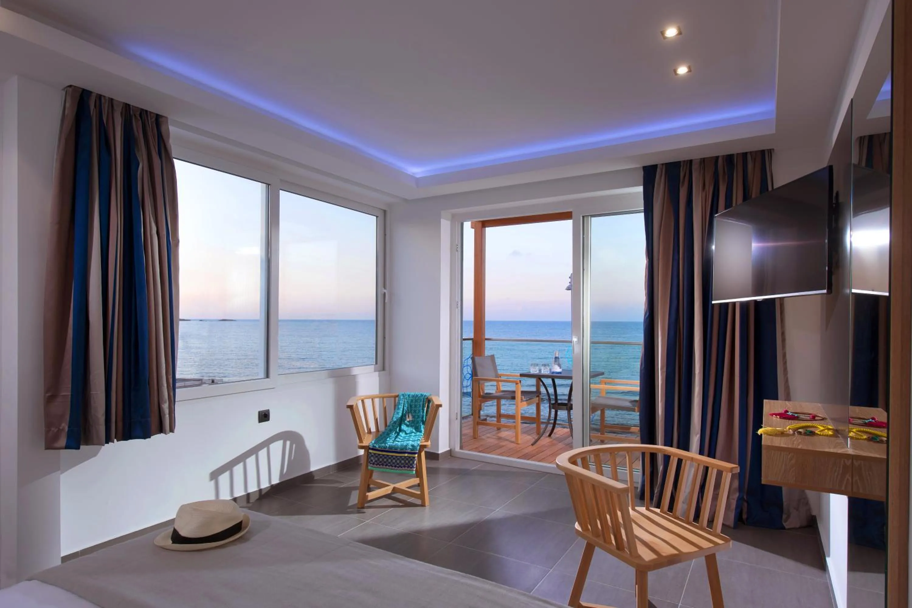 Bed in Enorme Infinity Beach - Adults Only