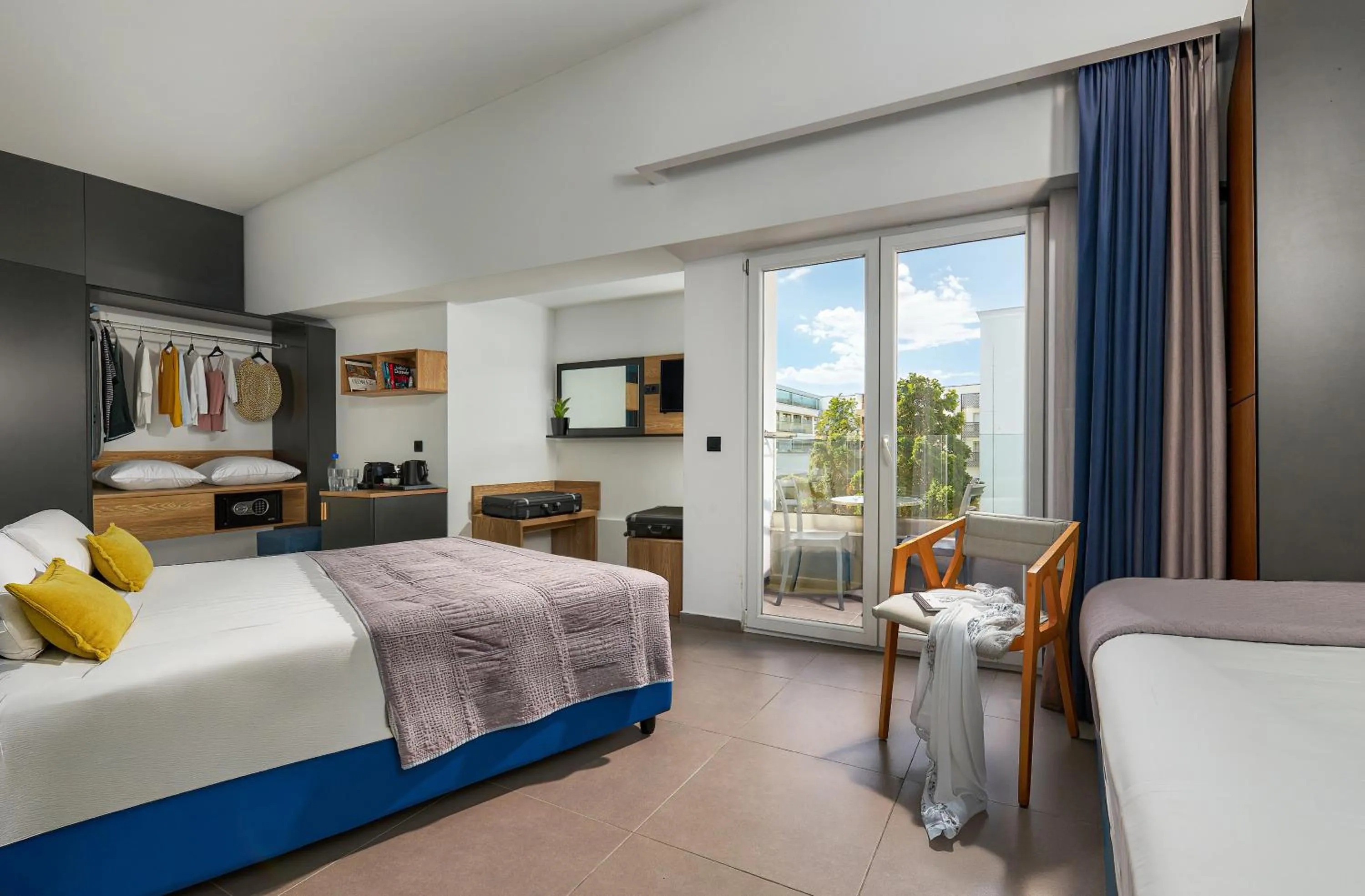 Photo of the whole room, Bed in Enorme Infinity Beach ex Infinity Blue