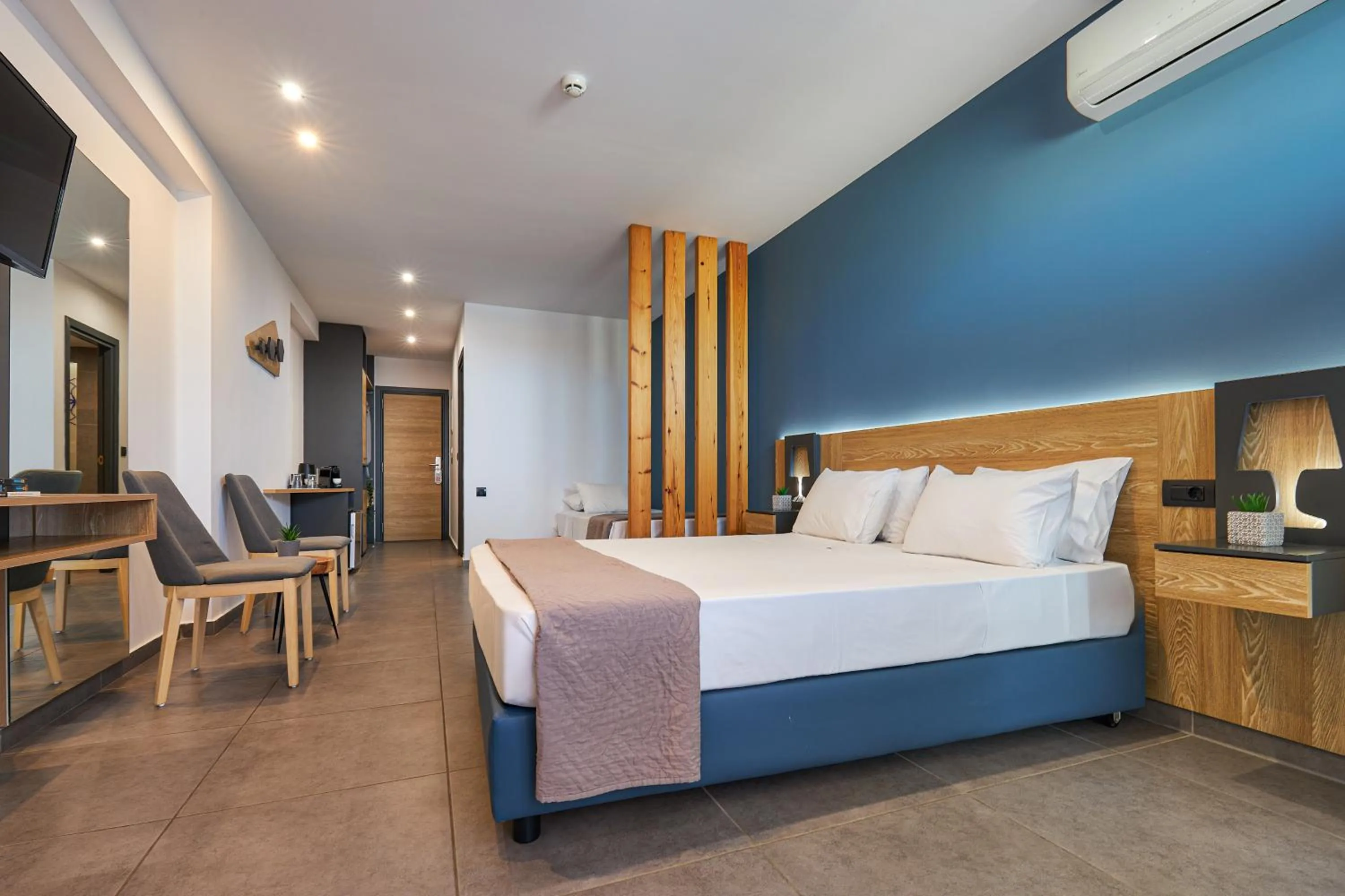 Bedroom, Bed in Enorme Infinity Beach ex Infinity Blue