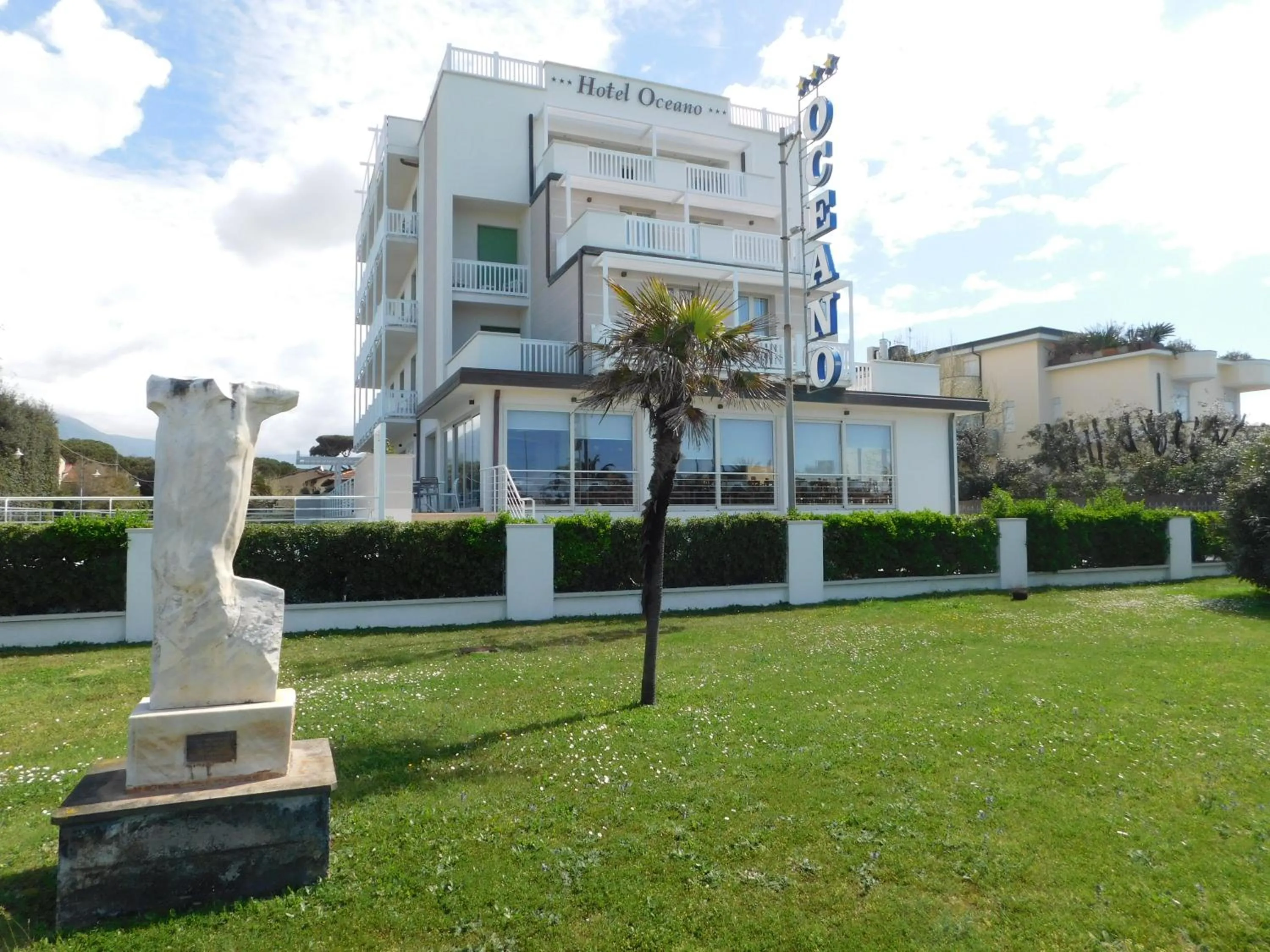 Property building in Hotel Oceano