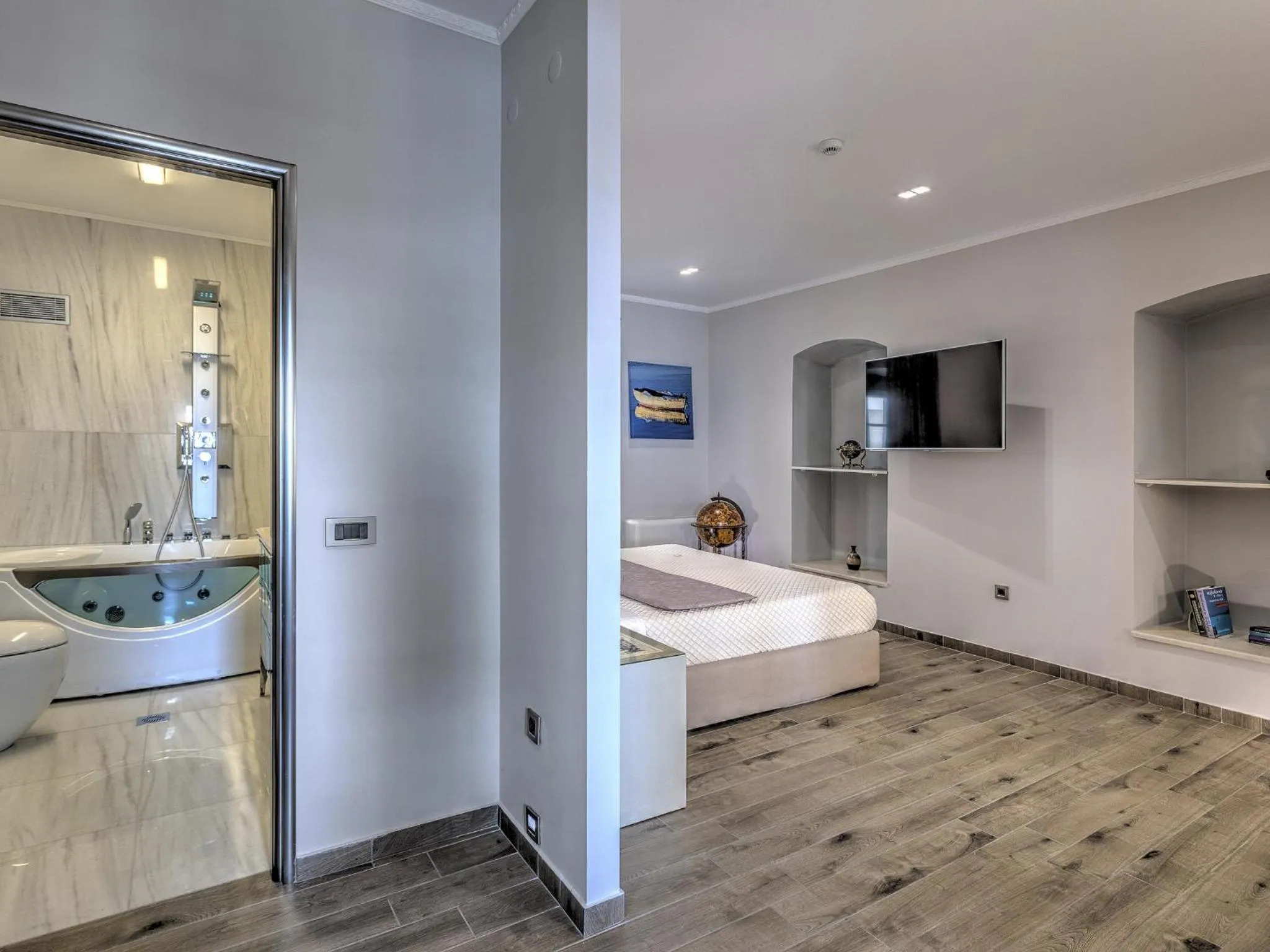 Photo of the whole room, Bed in Fiscardonna Luxury Suites