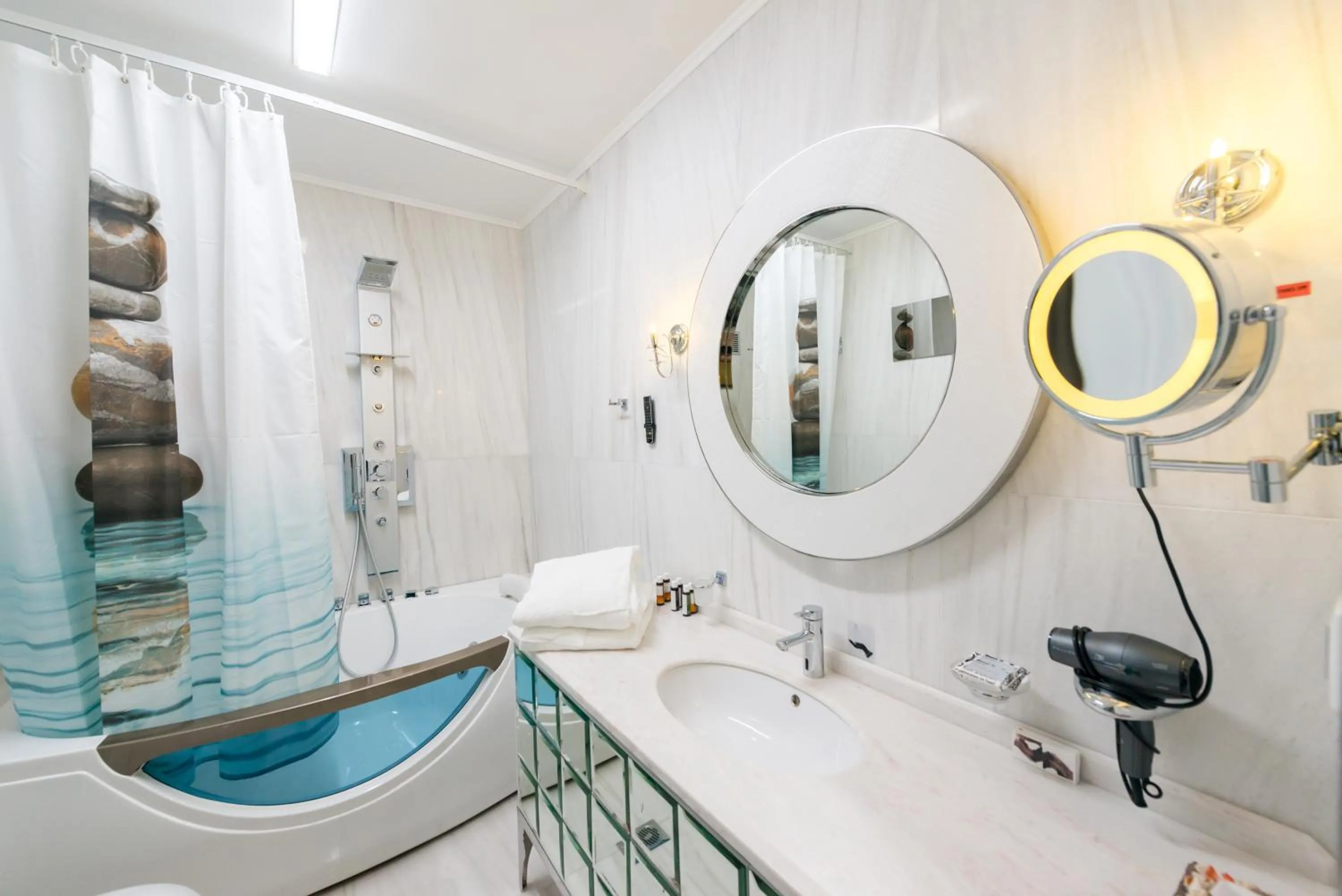 Bathroom in Fiscardonna Luxury Suites