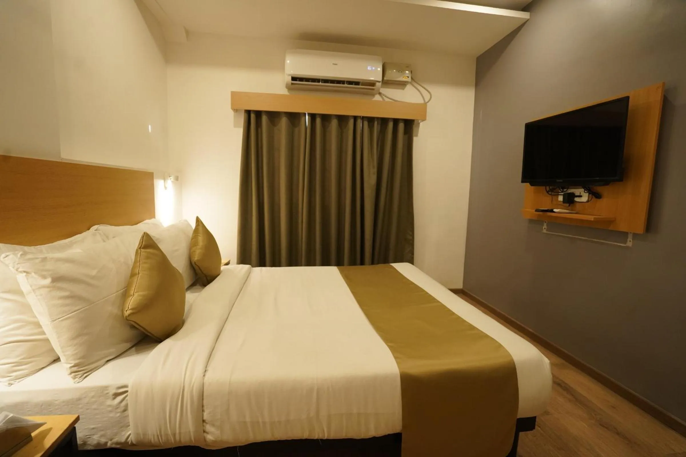 Bed in The Byke Business Hotel Landmark