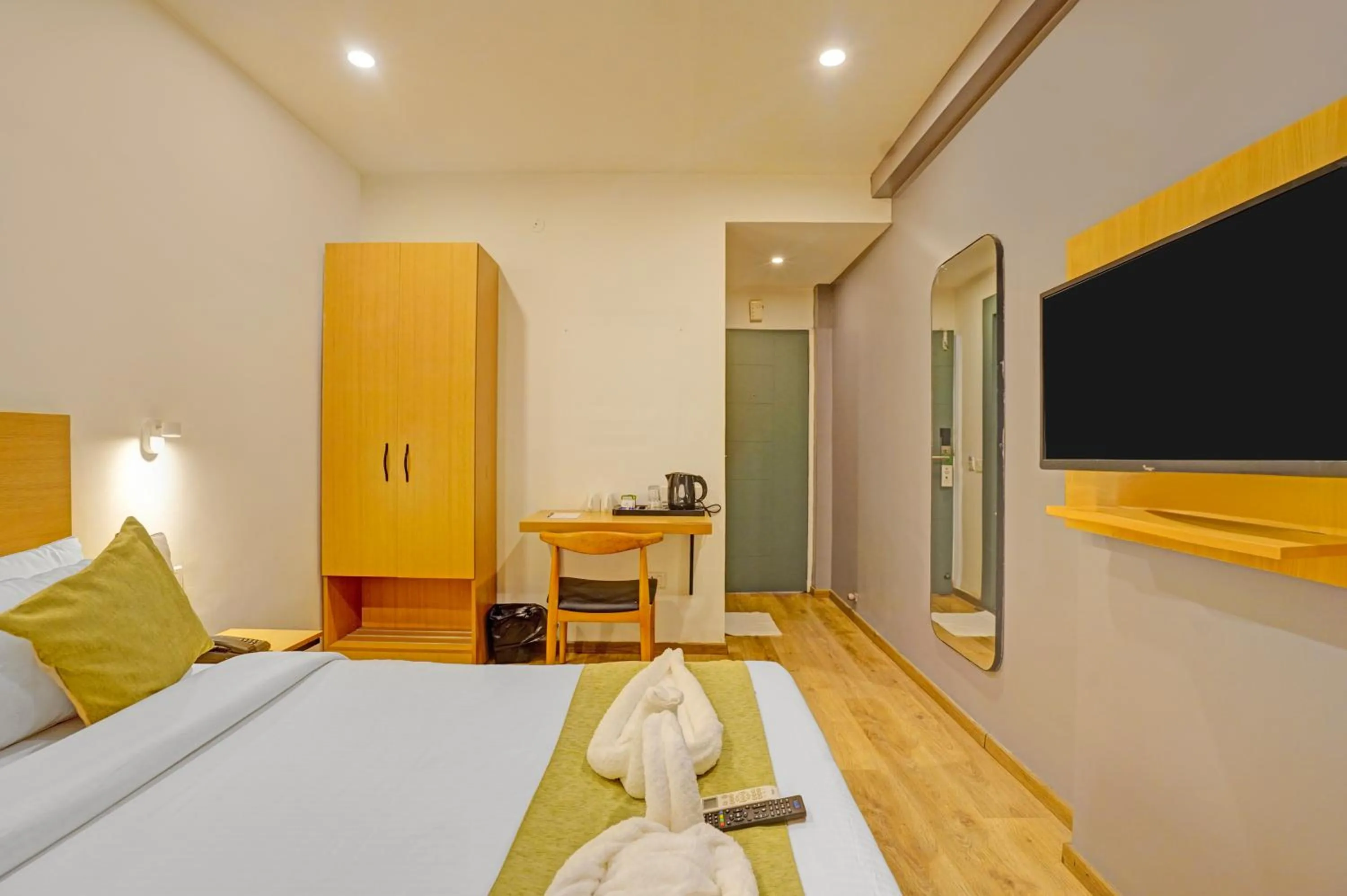 Photo of the whole room, Bed in The Byke Business Hotel Landmark