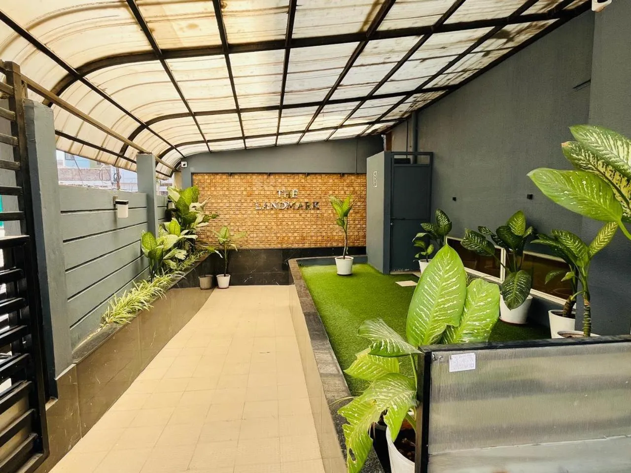 Facade/entrance in The Byke Business Hotel Landmark