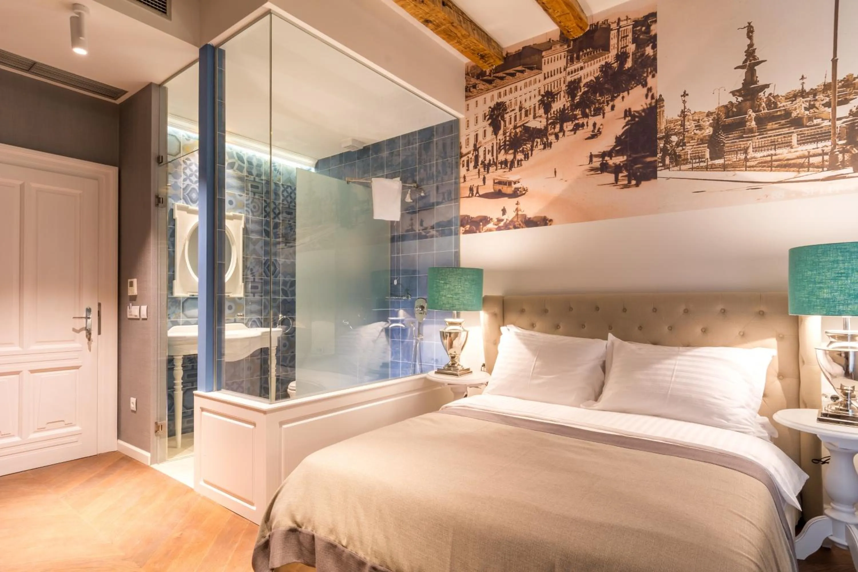 Decorative detail, Bed in Procurator 7 Luxury Rooms