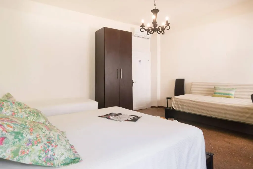 Photo of the whole room, Bed in Residenza Quaggio Ca' Grimani