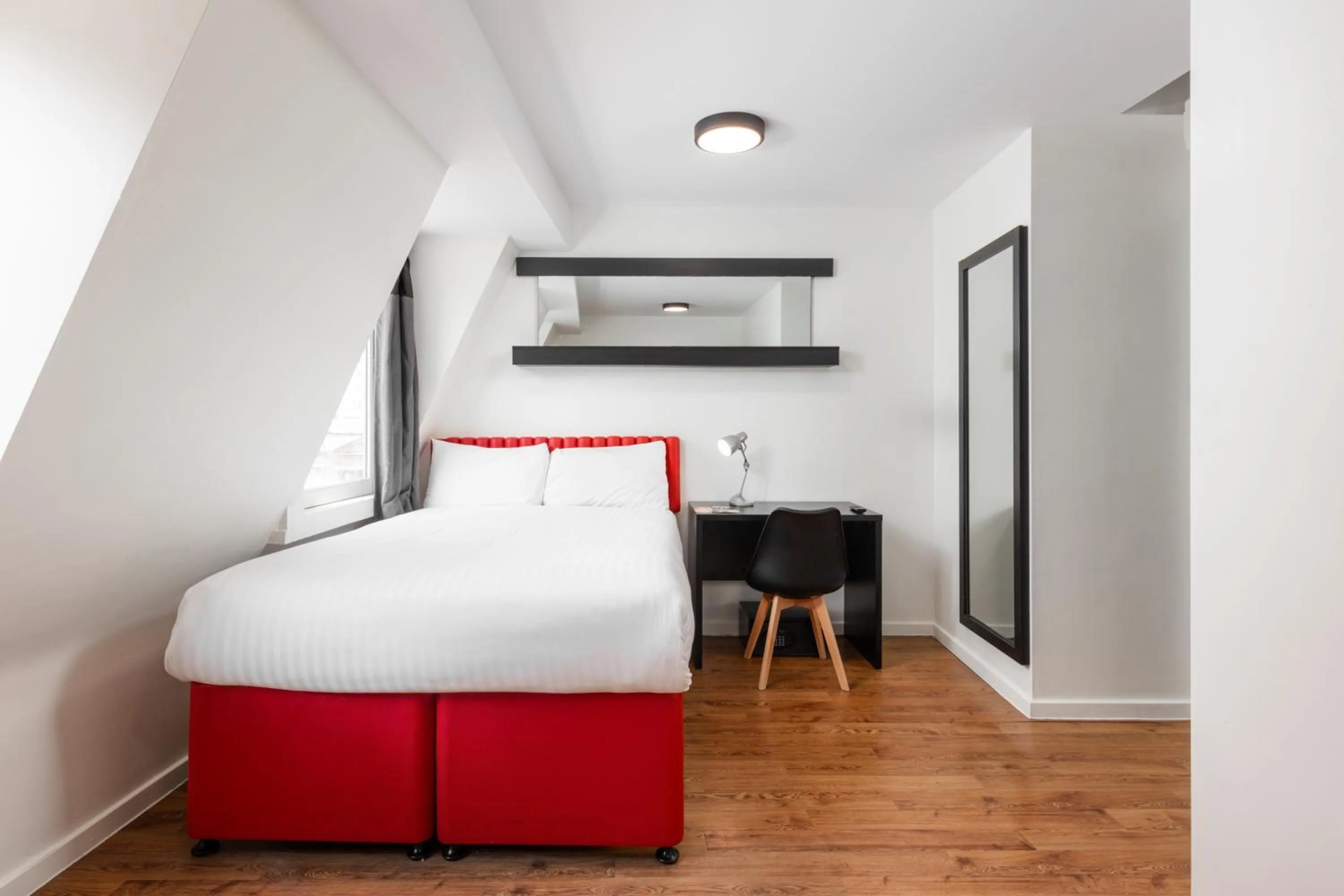 Bed in Tune Hotel Liverpool