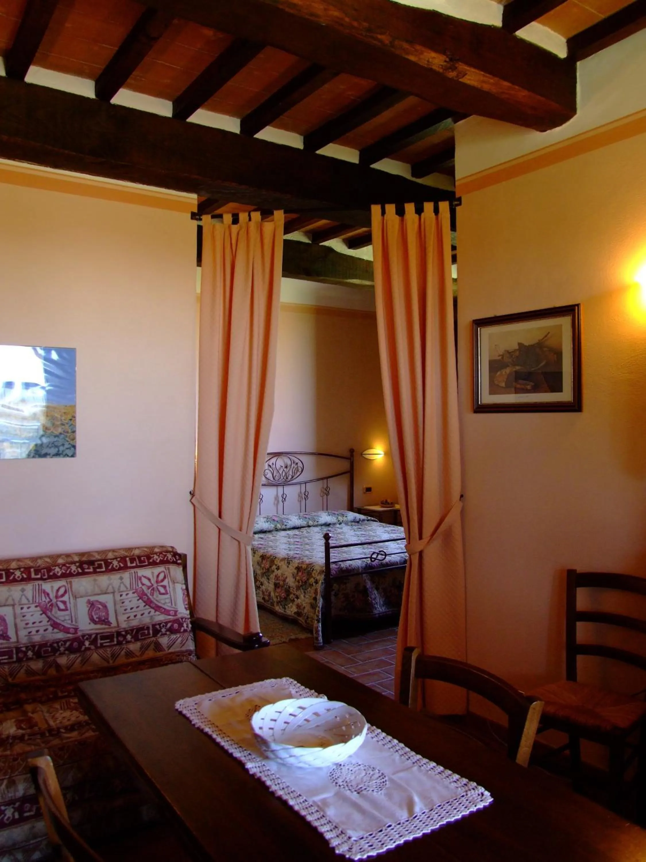 Dining area, Bed in Agriturismo Sanguineto