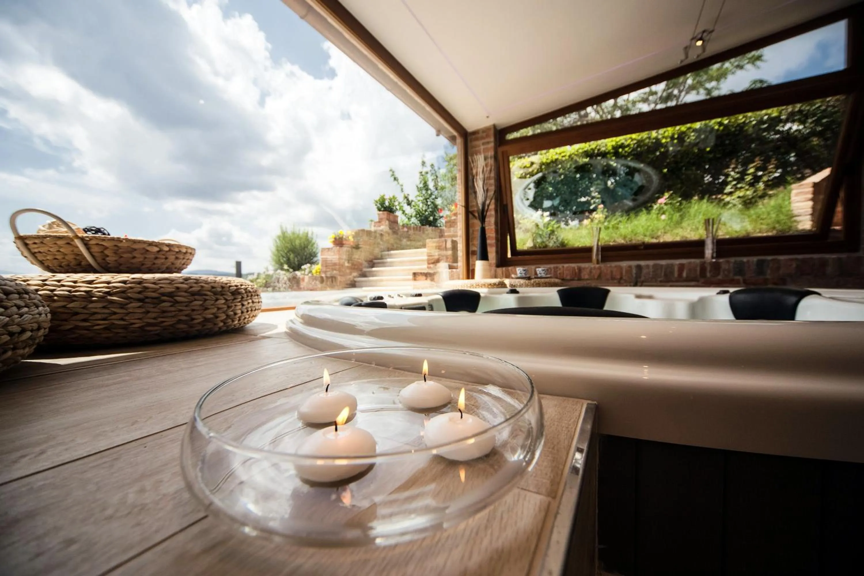 Hot Tub in Agriturismo Sanguineto