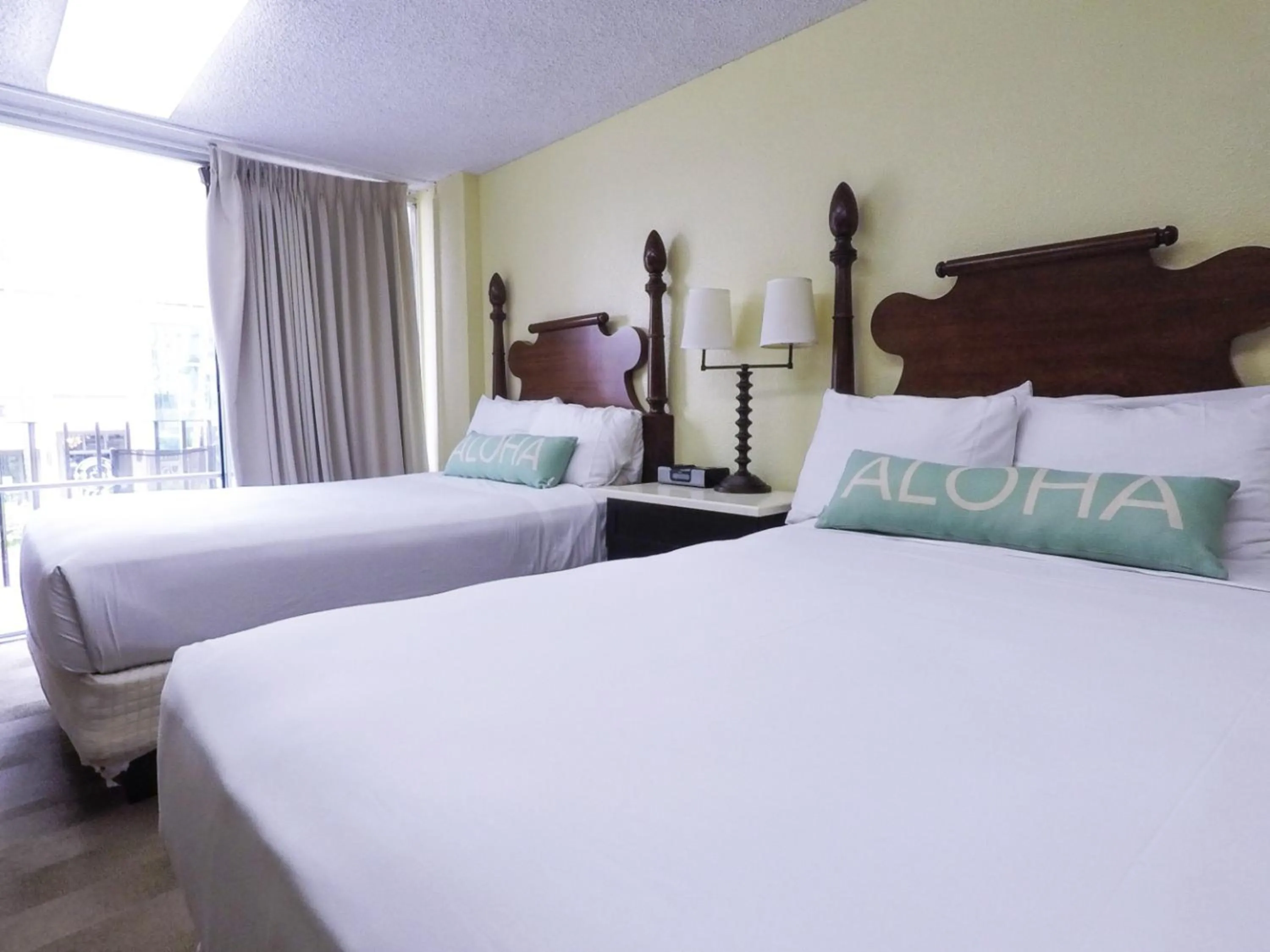 Bedroom, Bed in Ohia Waikiki Studio Suites