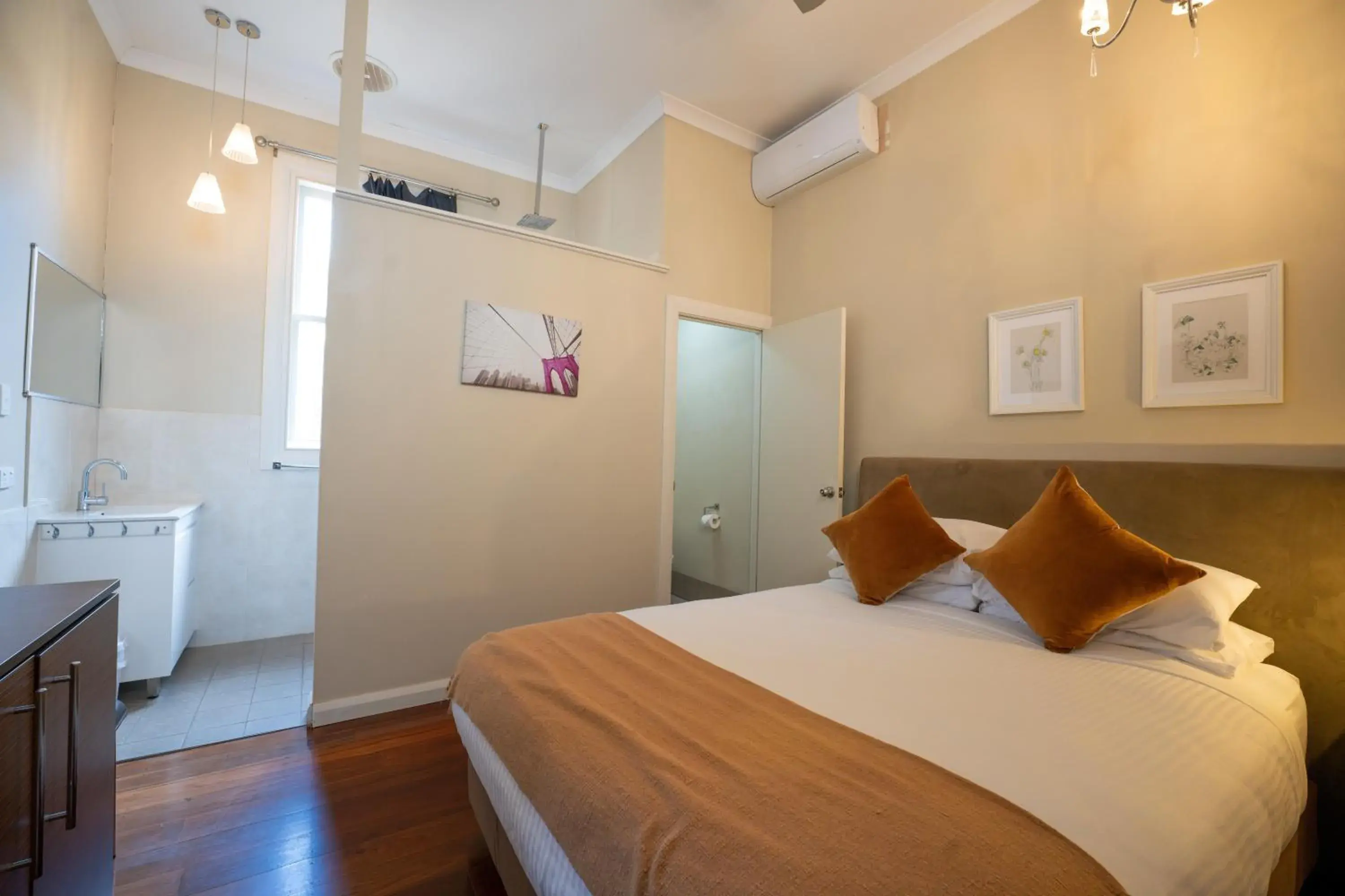 Stables Deluxe Double Room in The Rec Hotel Stables Deluxe Double Room in The Rec Hotel