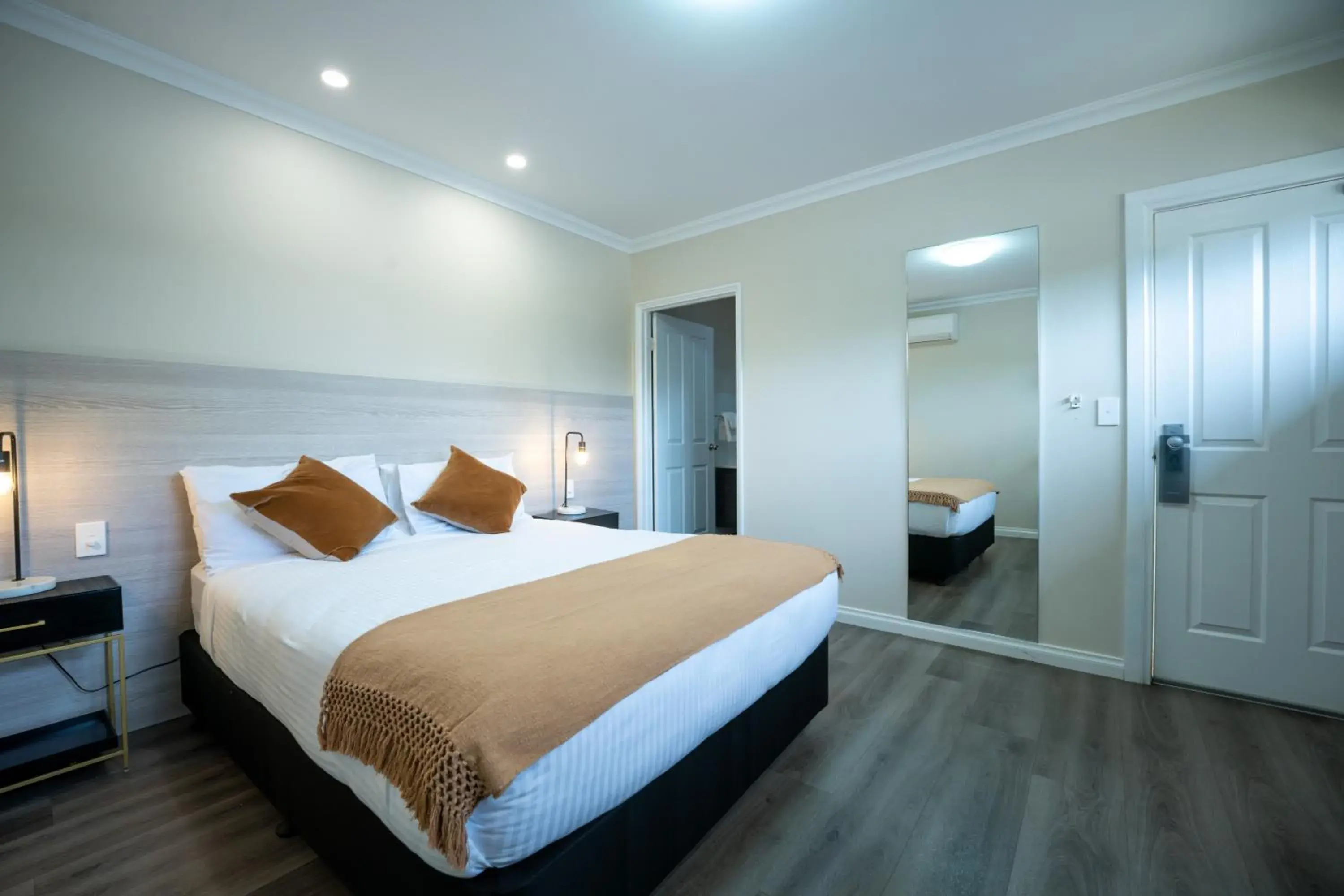 Deluxe Queen Suite in The Rec Hotel Deluxe Queen Suite in The Rec Hotel