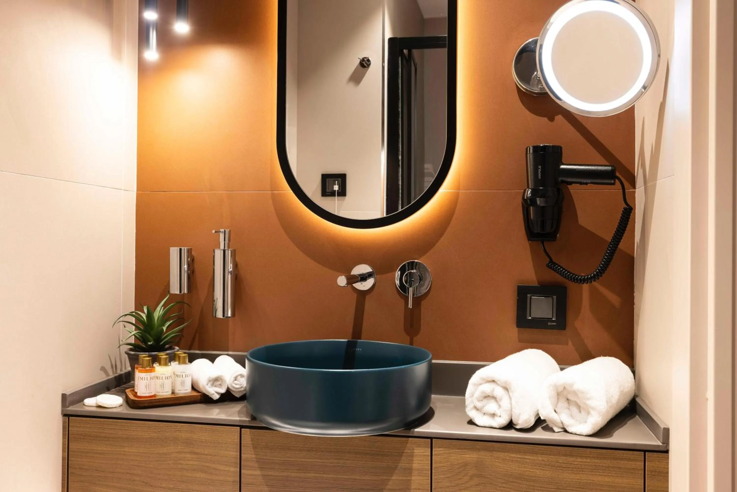 Bathroom in Emilion Hotel