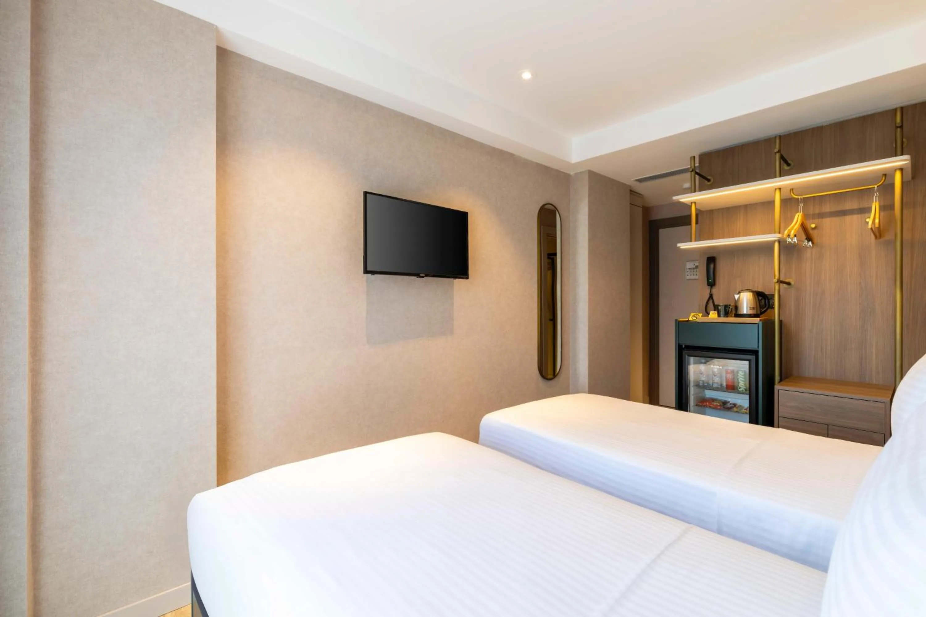 TV and multimedia, Bed in Emilion Hotel