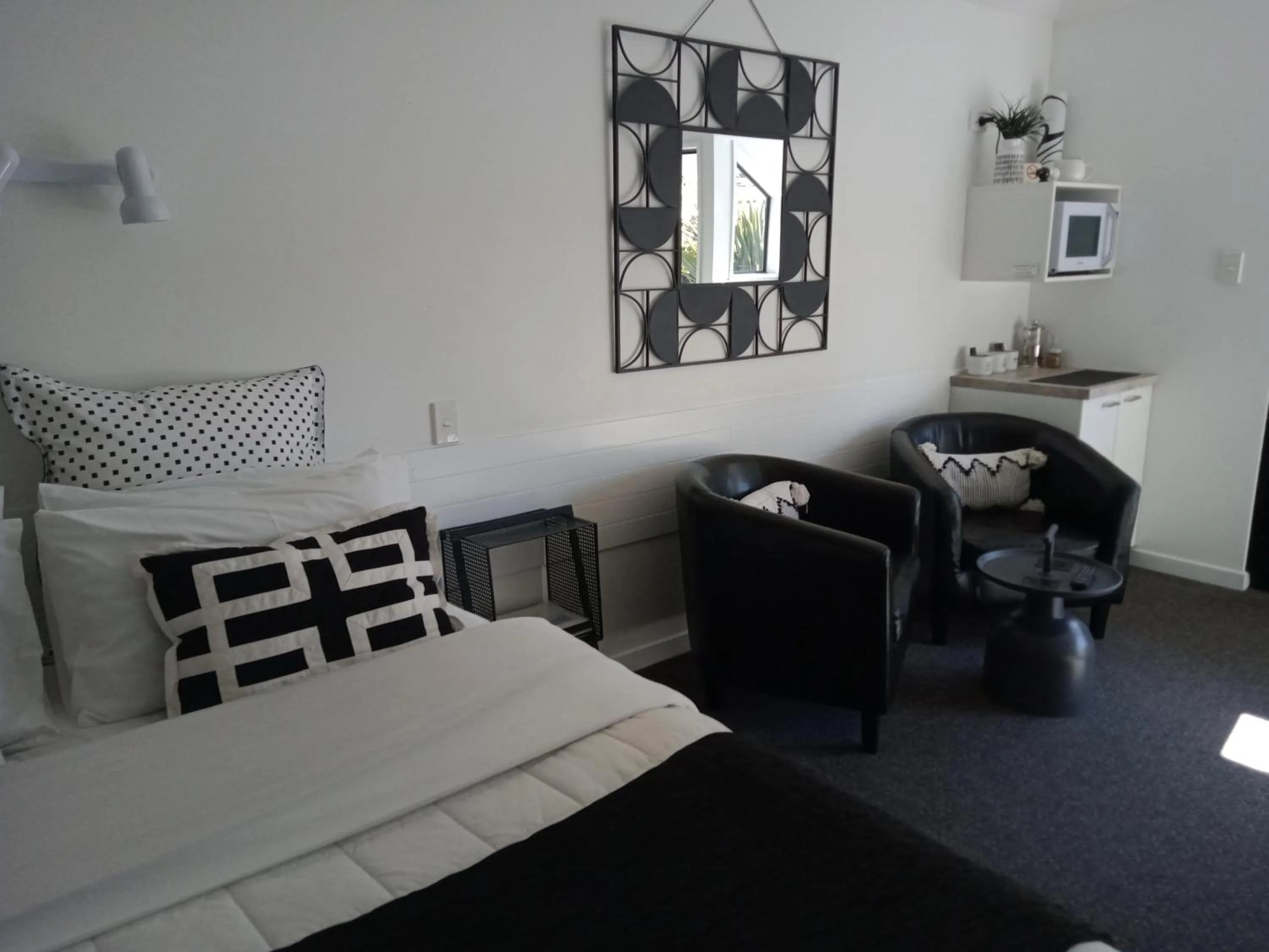 Bedroom in Four Peaks Motel