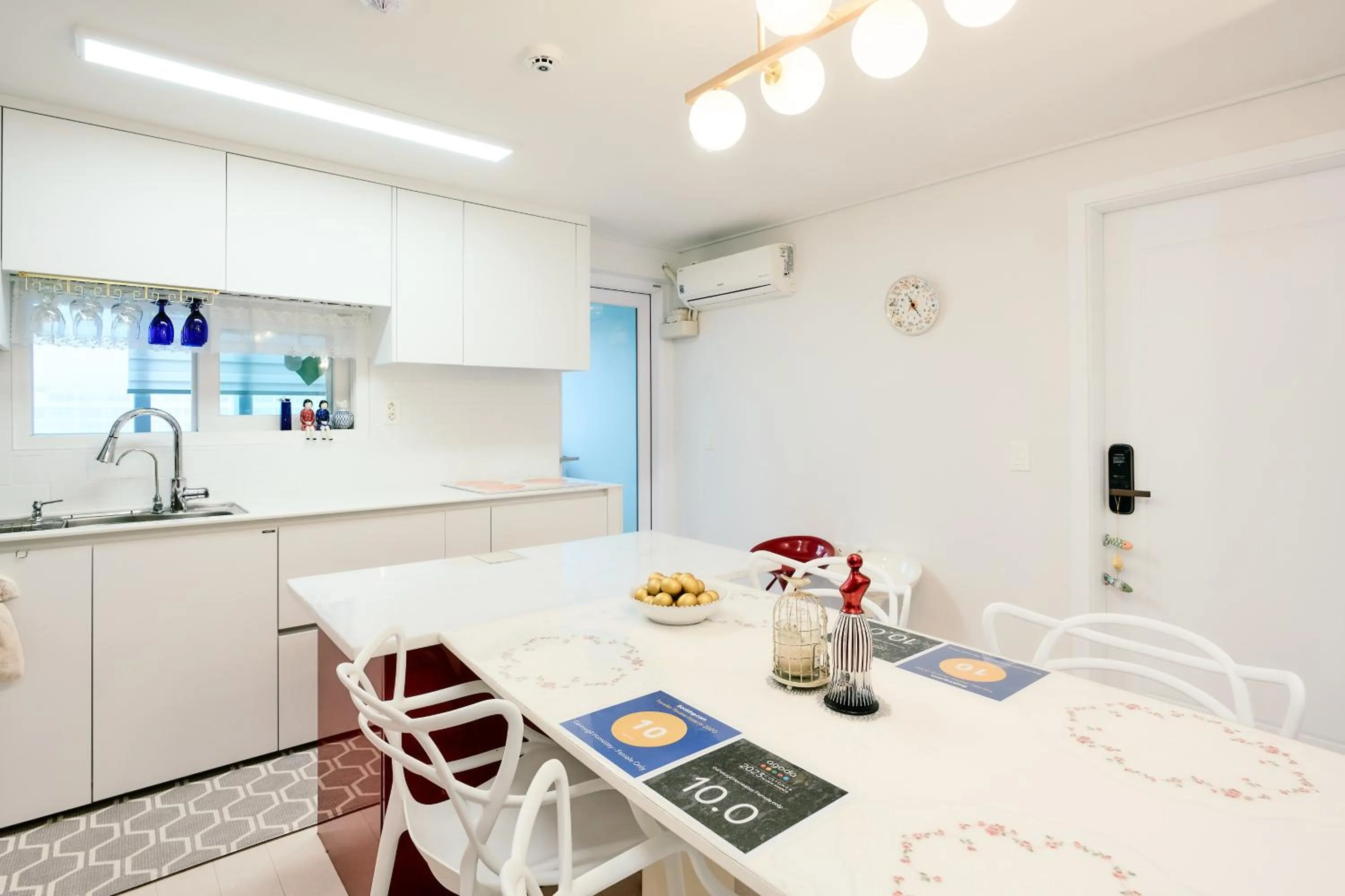 Coffee/tea facilities in Garosugil Homestay - Female Only