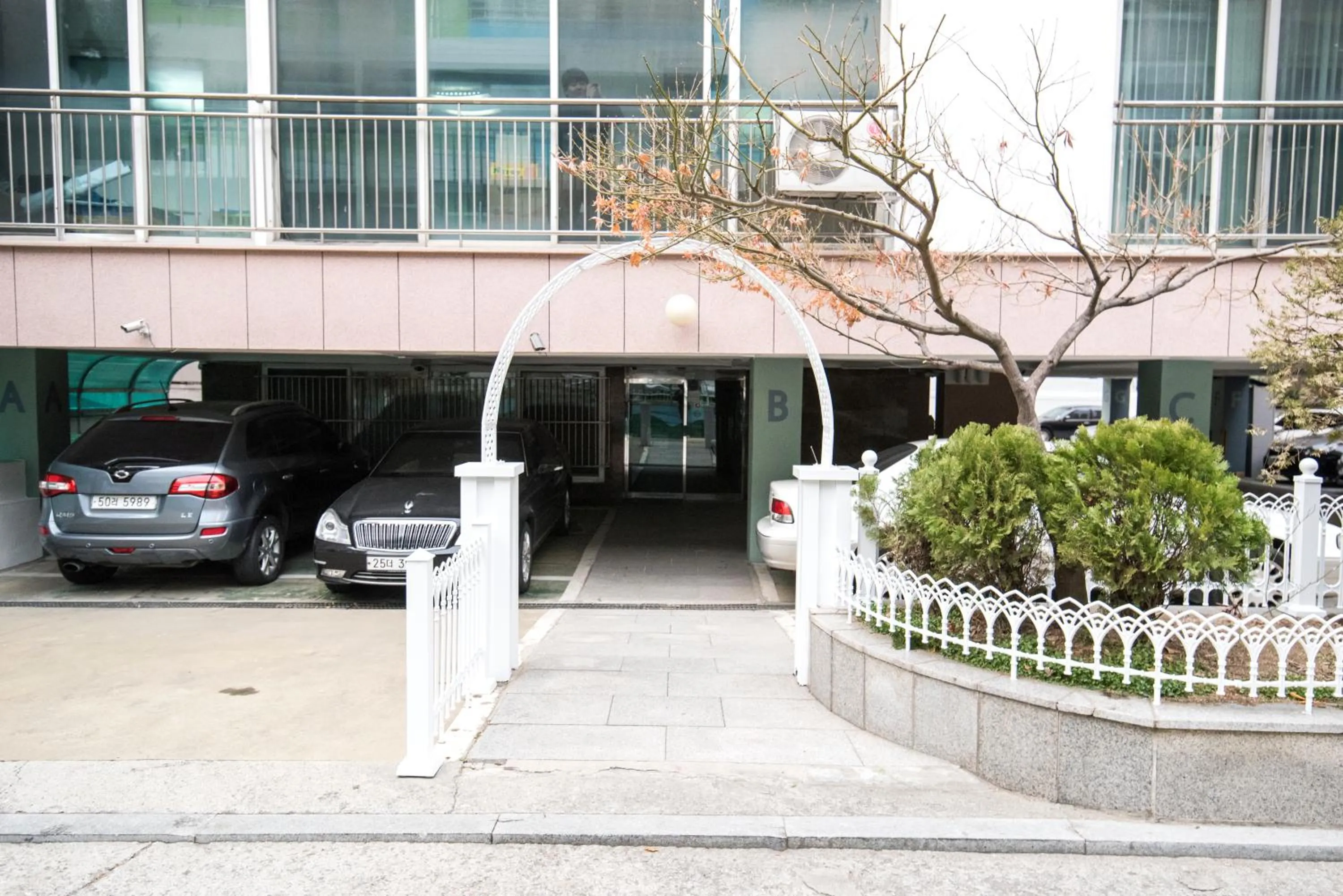 Property building in Garosugil Homestay - Female Only