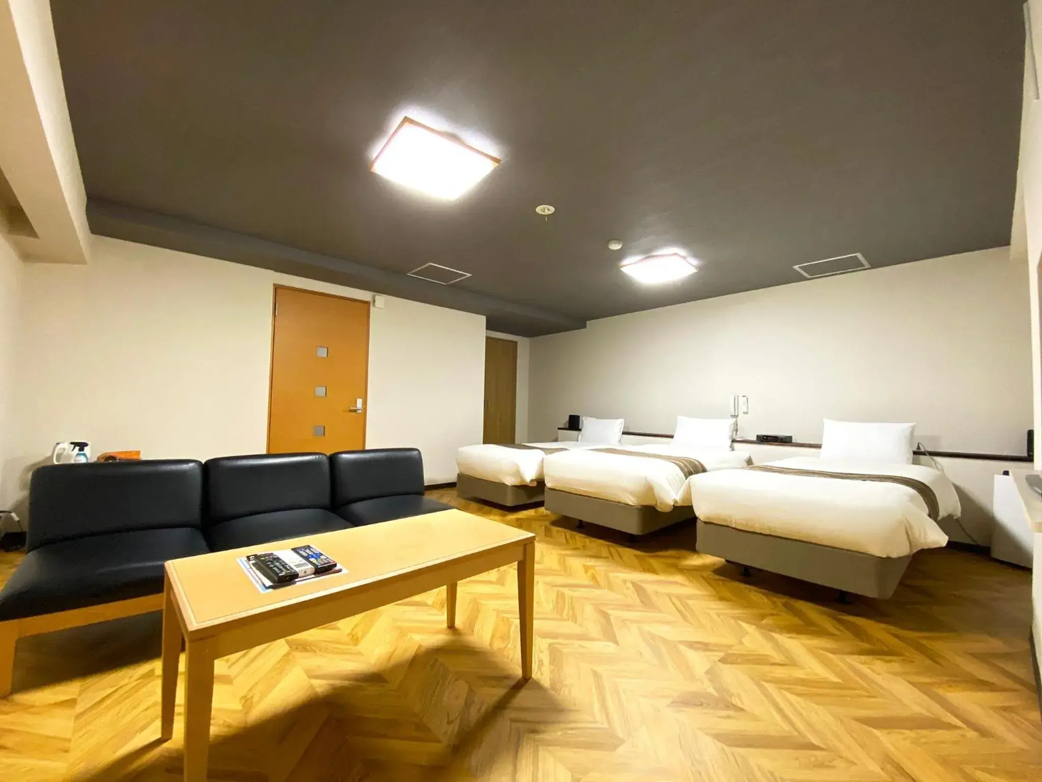 Triple Room in Tennoji Lagoon Hotel Triple Room in Tennoji Lagoon Hotel