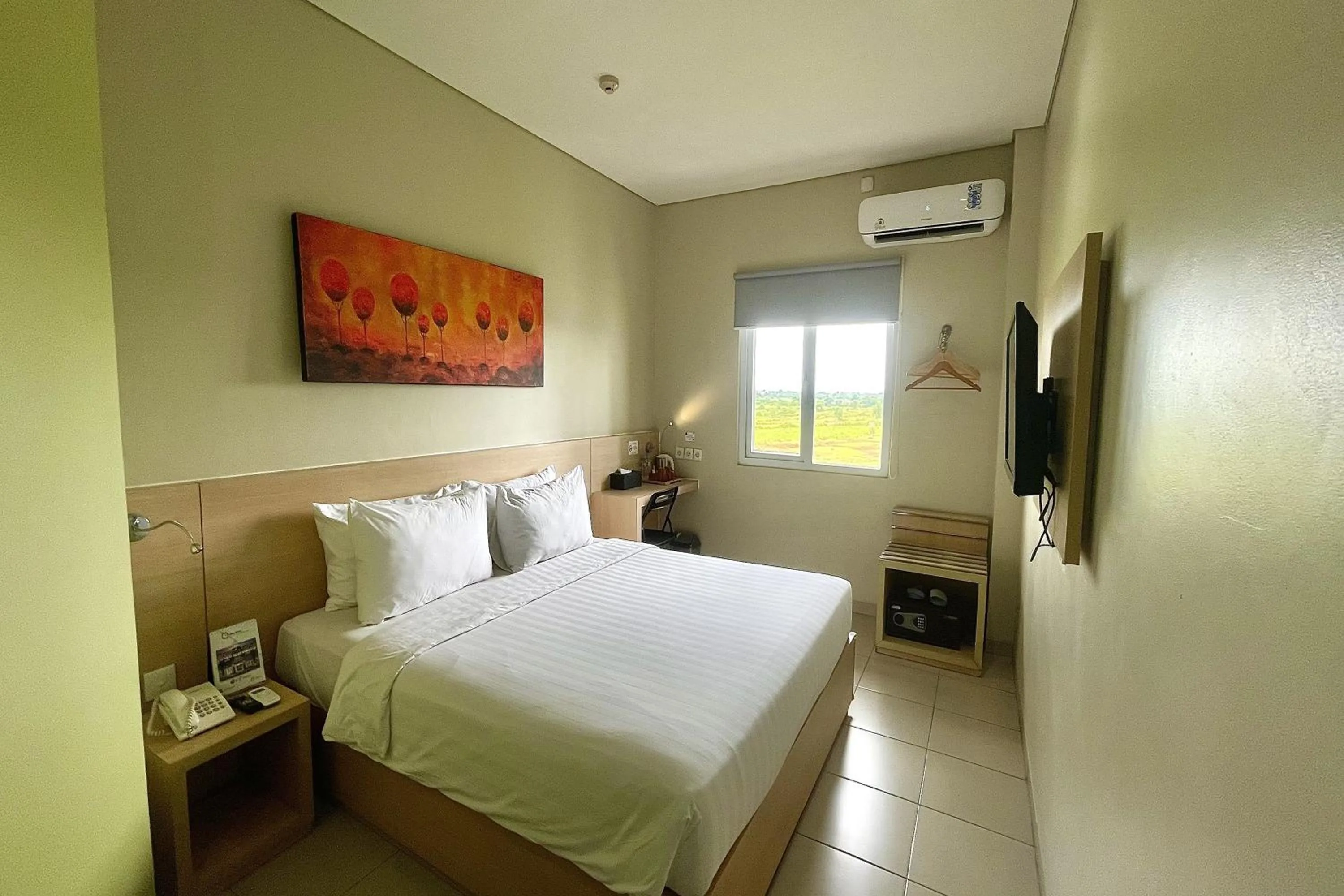 Photo of the whole room, Bed in Lemo Hotel Serpong