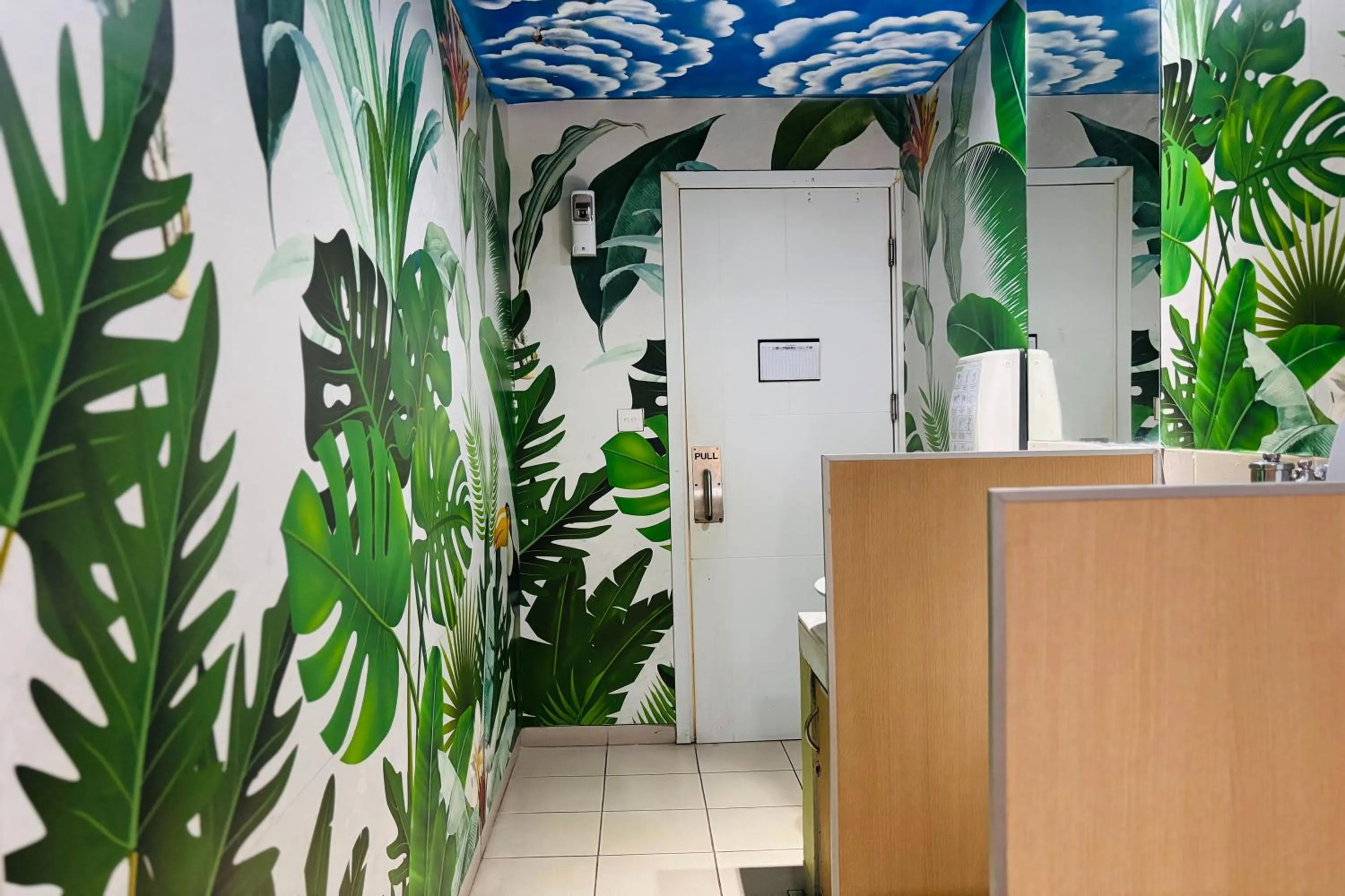 Bathroom in Lemo Hotel Serpong