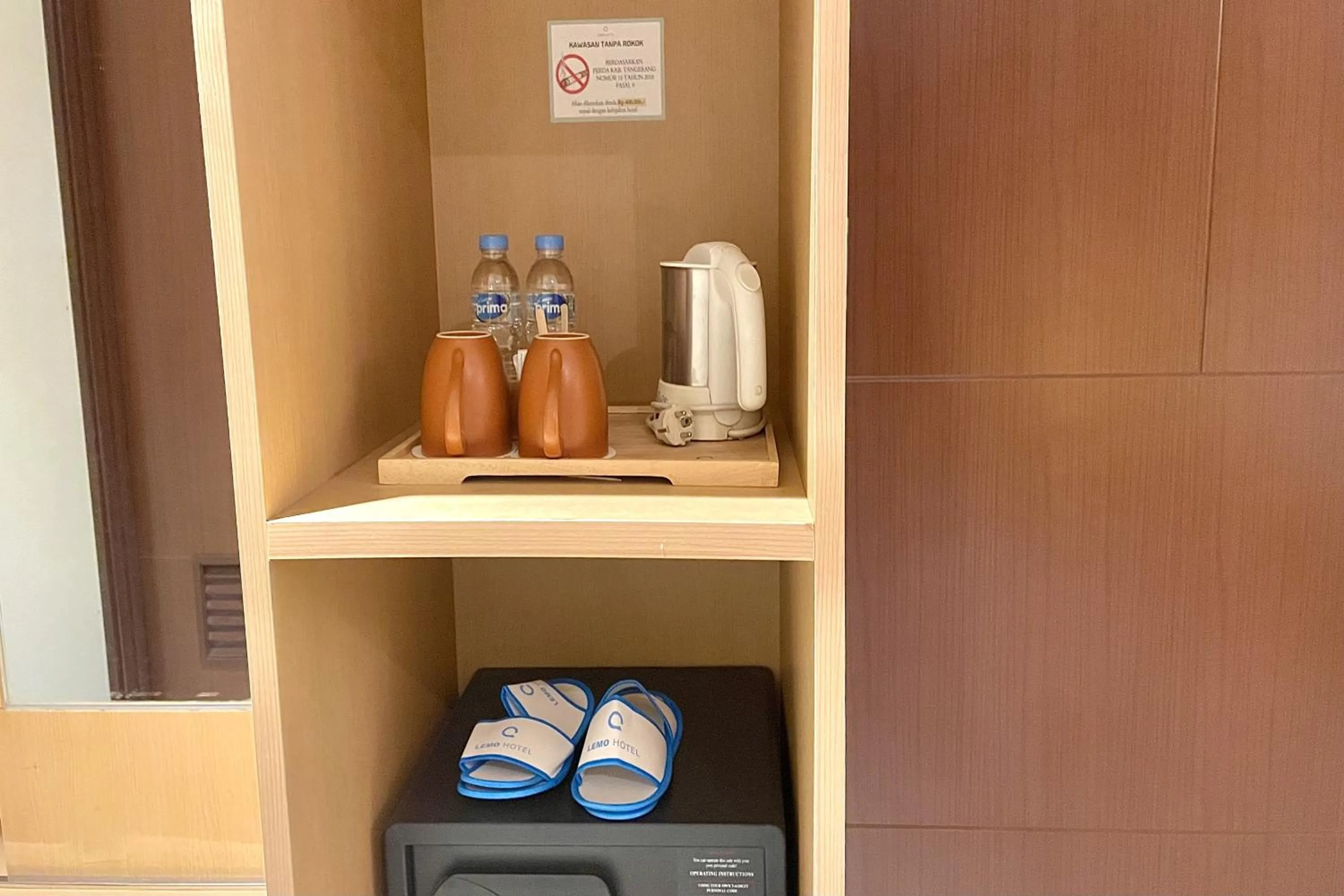 Coffee/tea facilities in Lemo Hotel Serpong