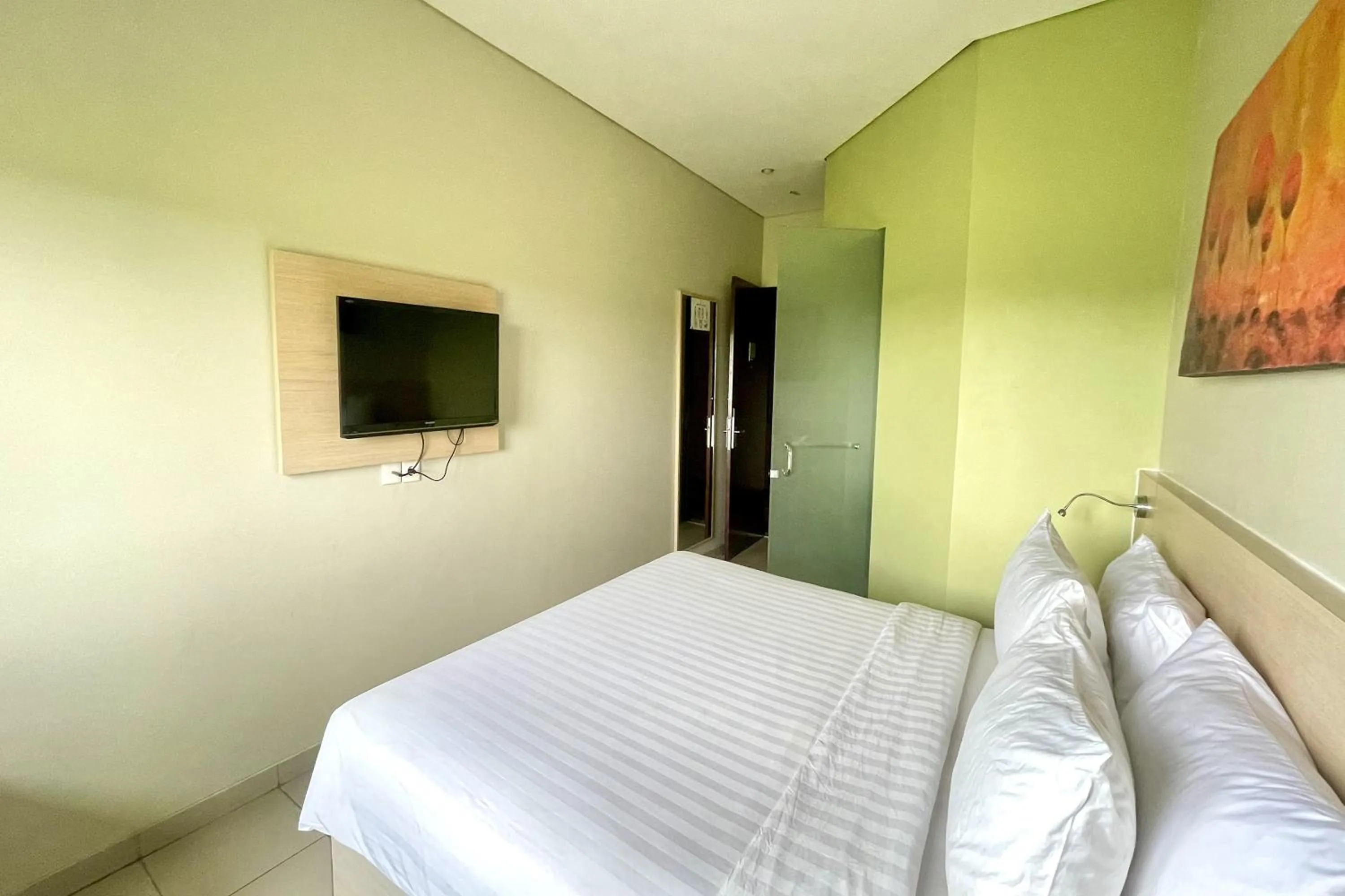 Bedroom, Bed in Lemo Hotel Serpong