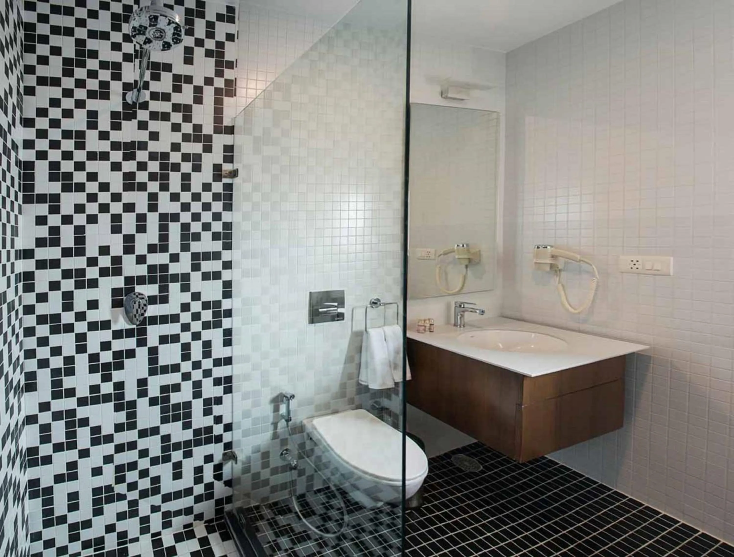 Bathroom in Dera Masuda Luxury Resort