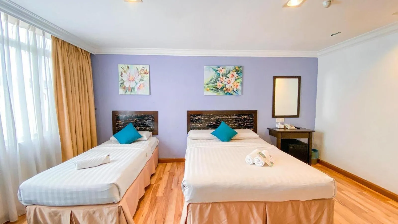 Queenspark Lovita Hotel