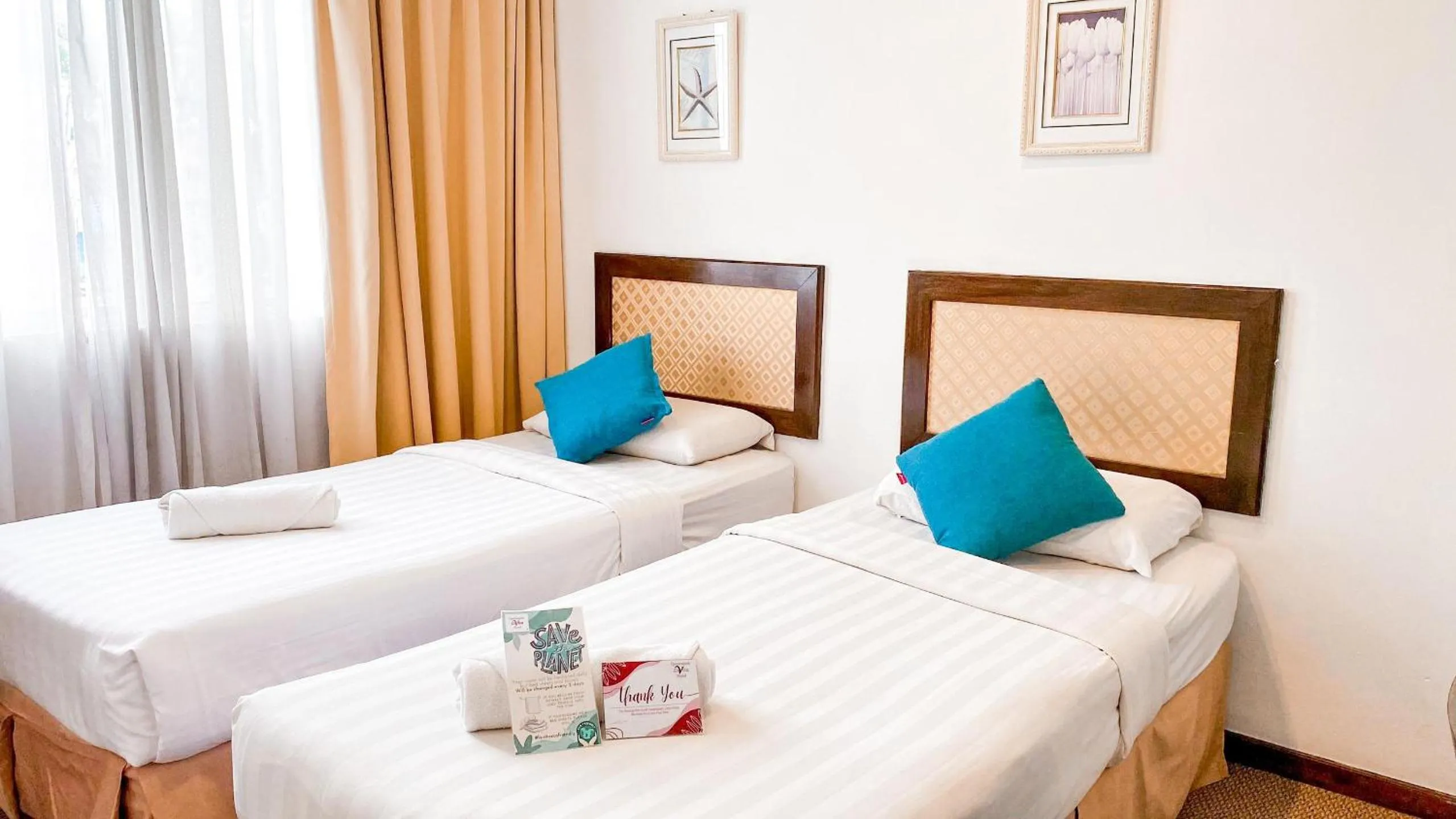 Queenspark Lovita Hotel