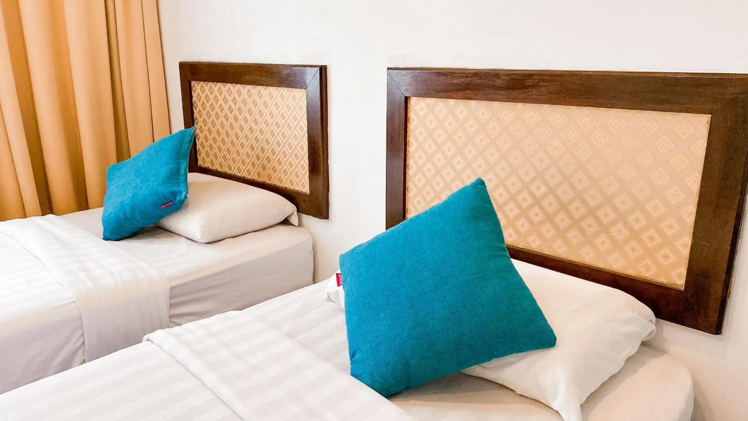 Superior Twin Room (With Window) in Queenspark Lovita Hotel Superior Twin Room (With Window) in Queenspark Lovita Hotel