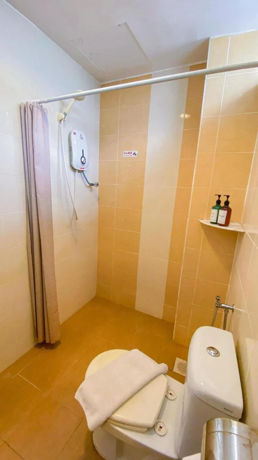 Queenspark Lovita Hotel